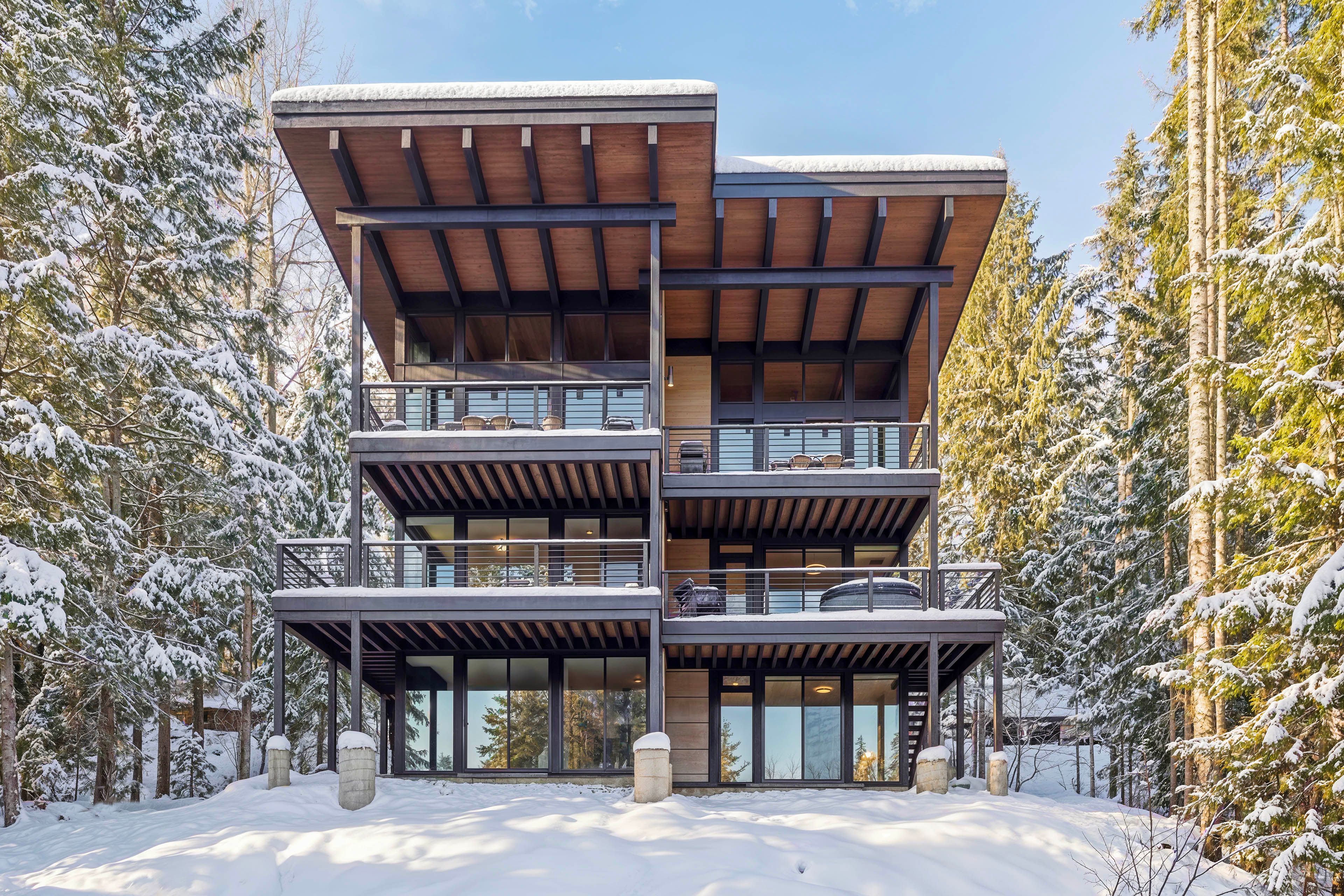 Duplex Exterior | Homeowner On-Site | Parking | Driveway (3 Vehicles)