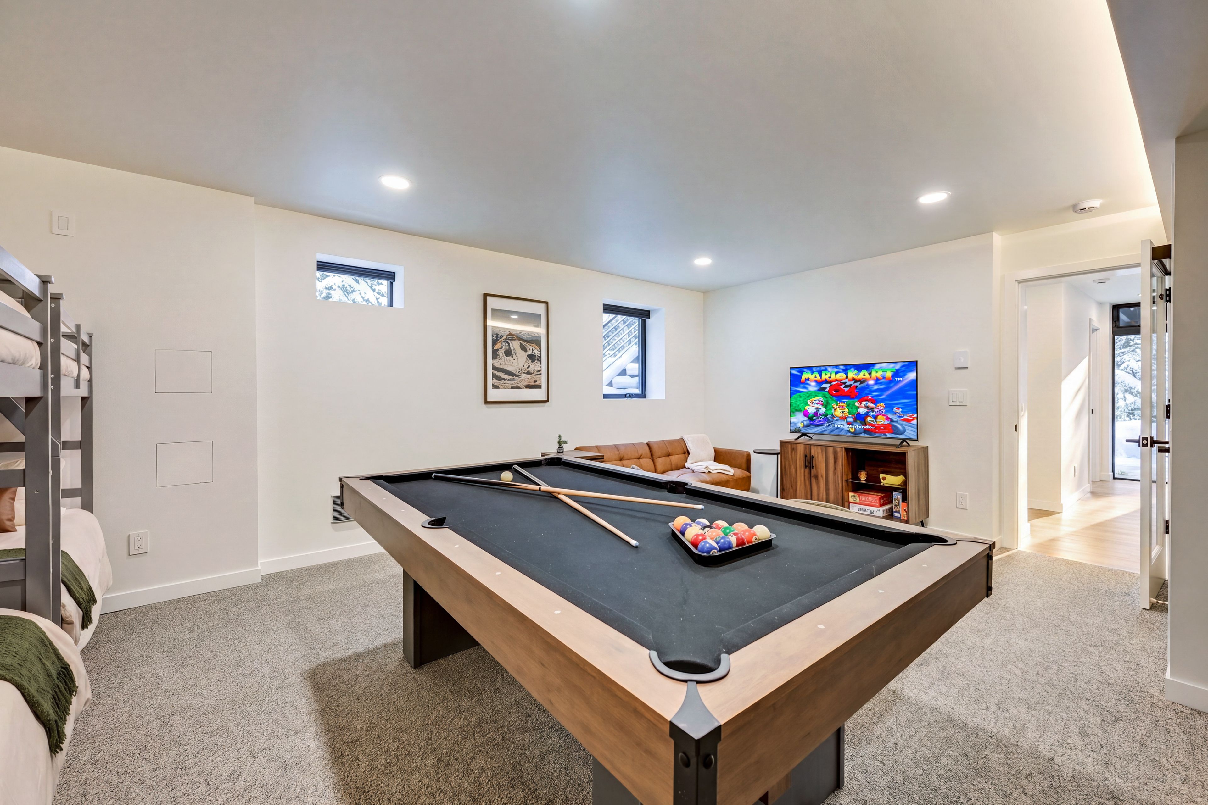 Game Room | Ping-Pong/Pool Table | Smart TV