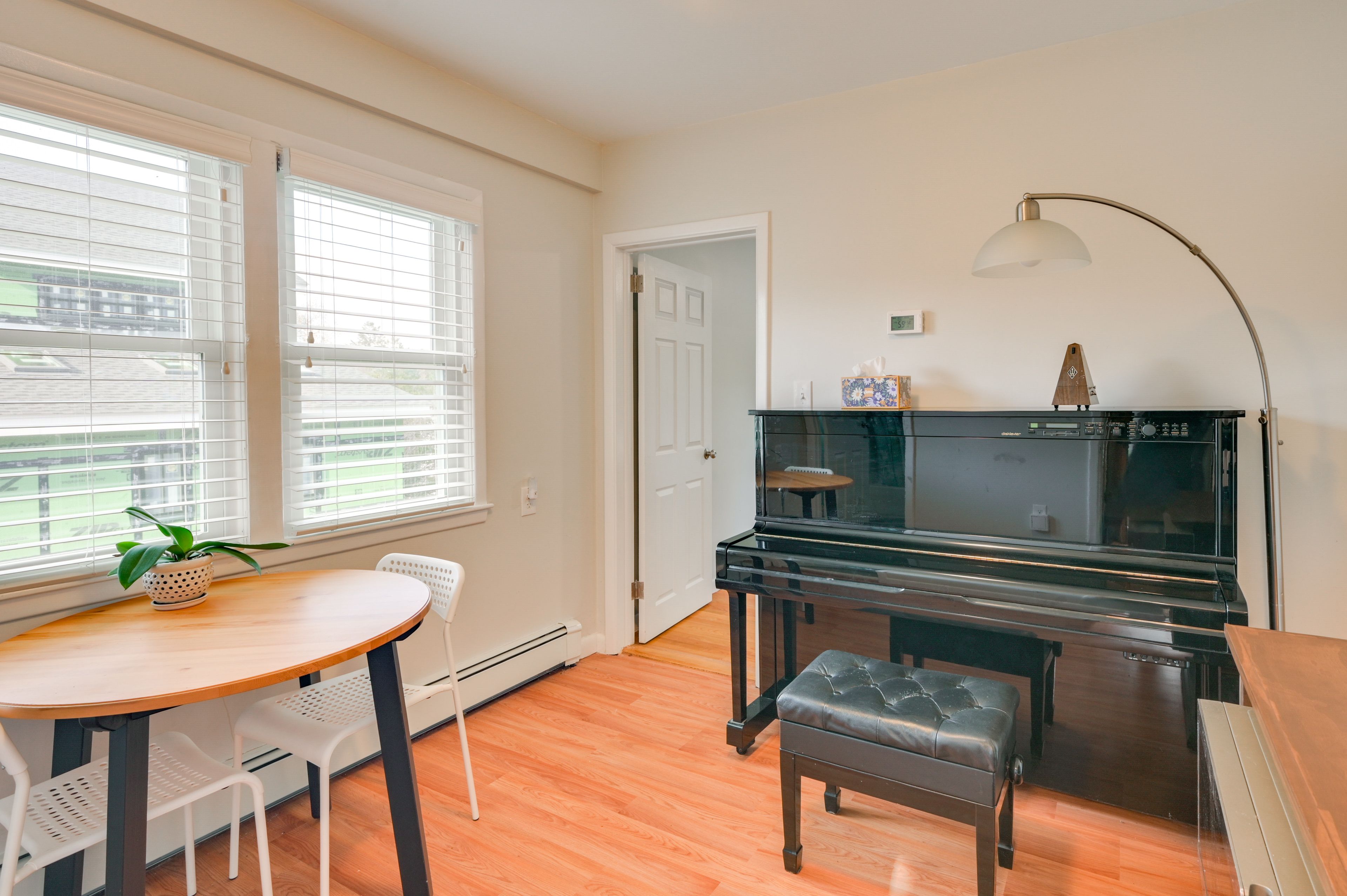 Dining Table | Piano