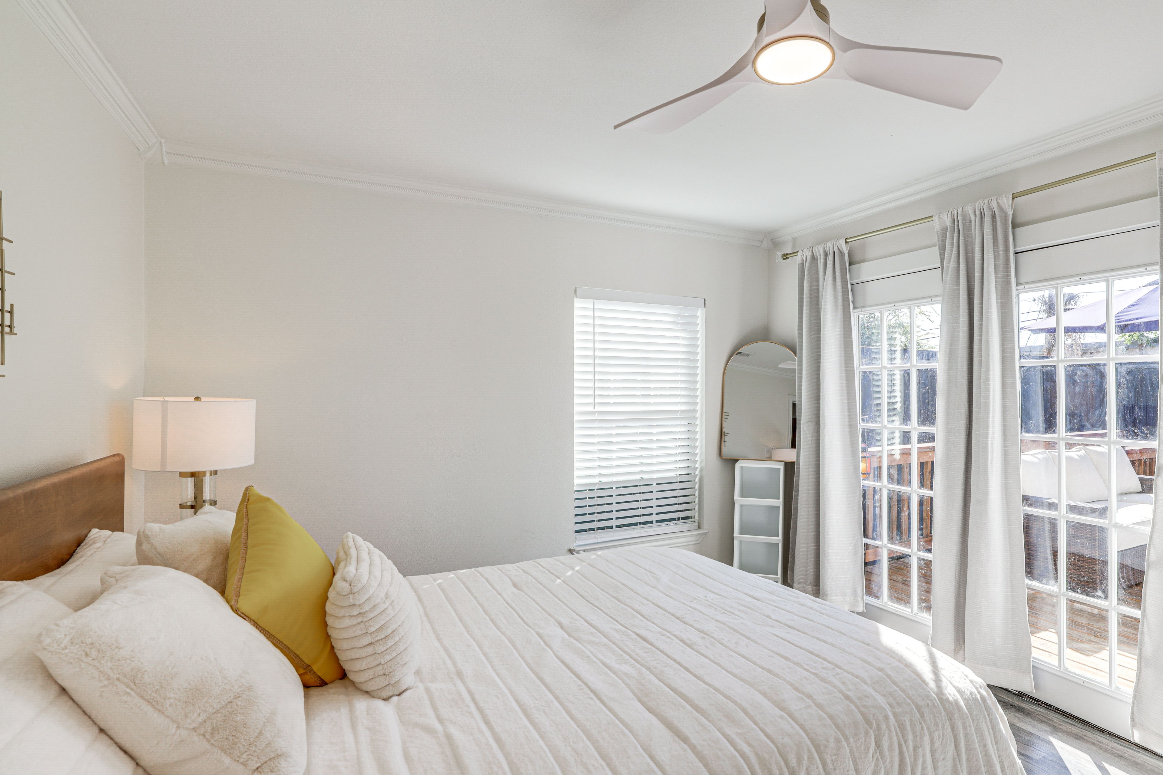 Bedroom 2 | Queen Bed