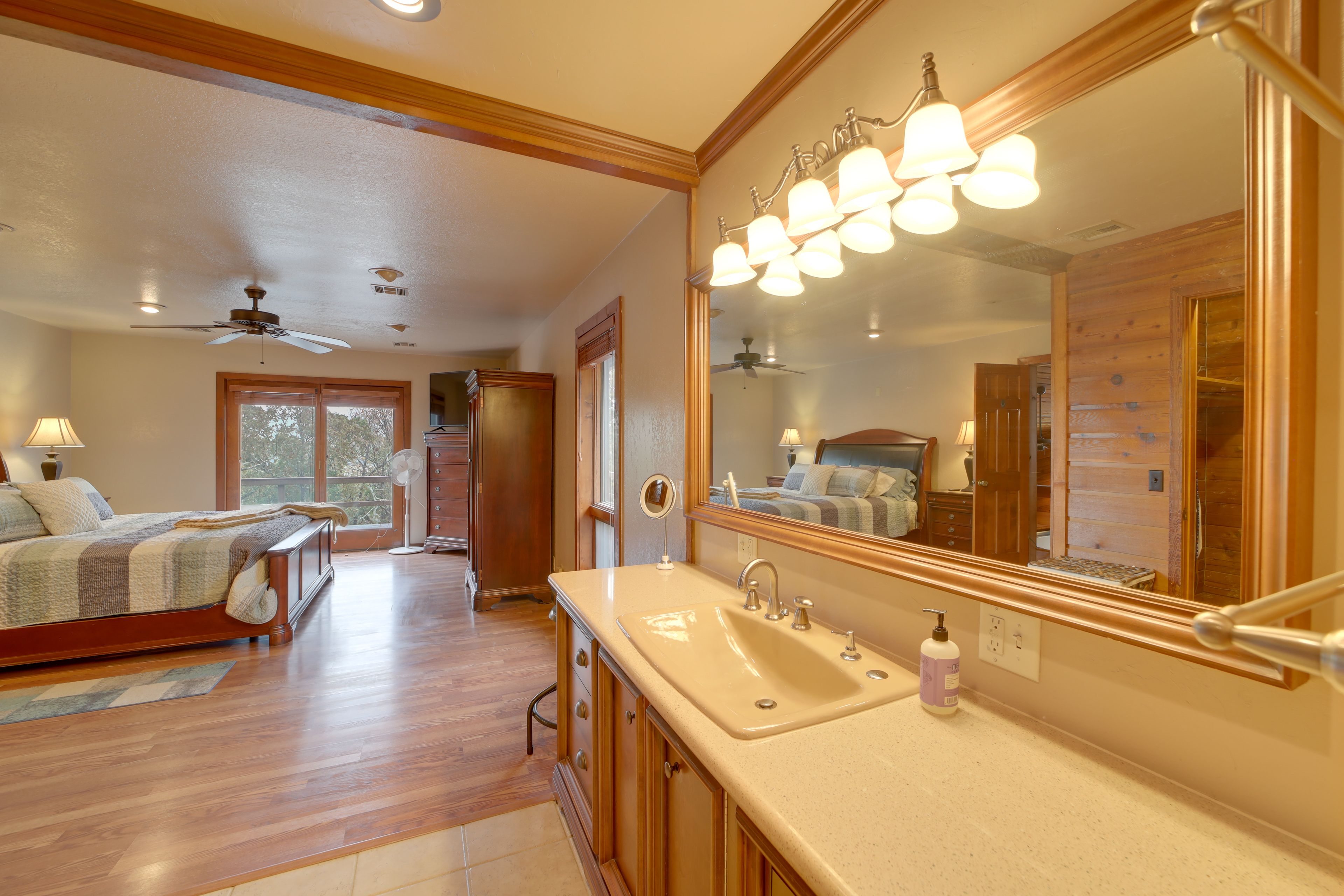 Full Bath | 2nd Floor