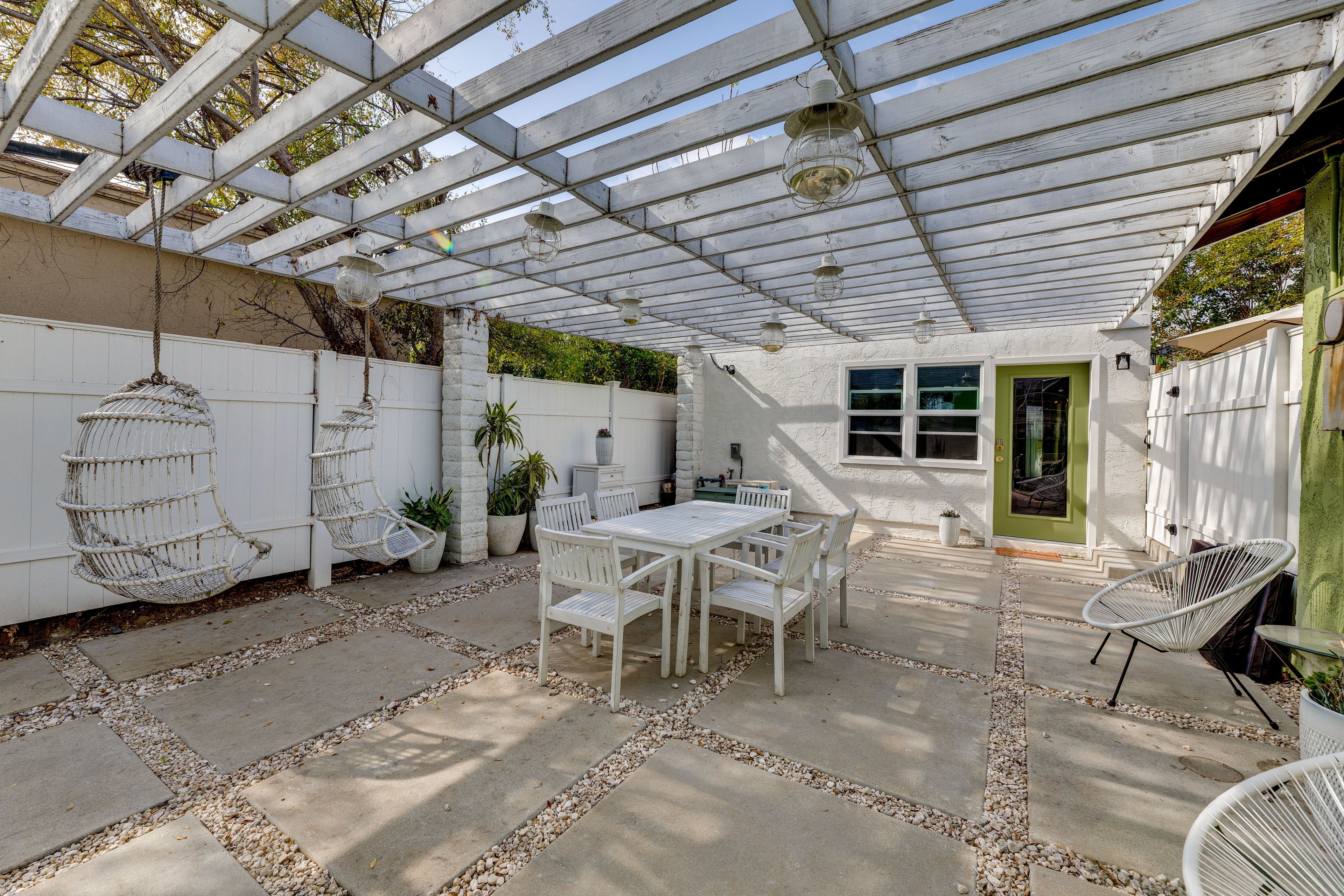 Shared Outdoor Dining Area & Fire Pit