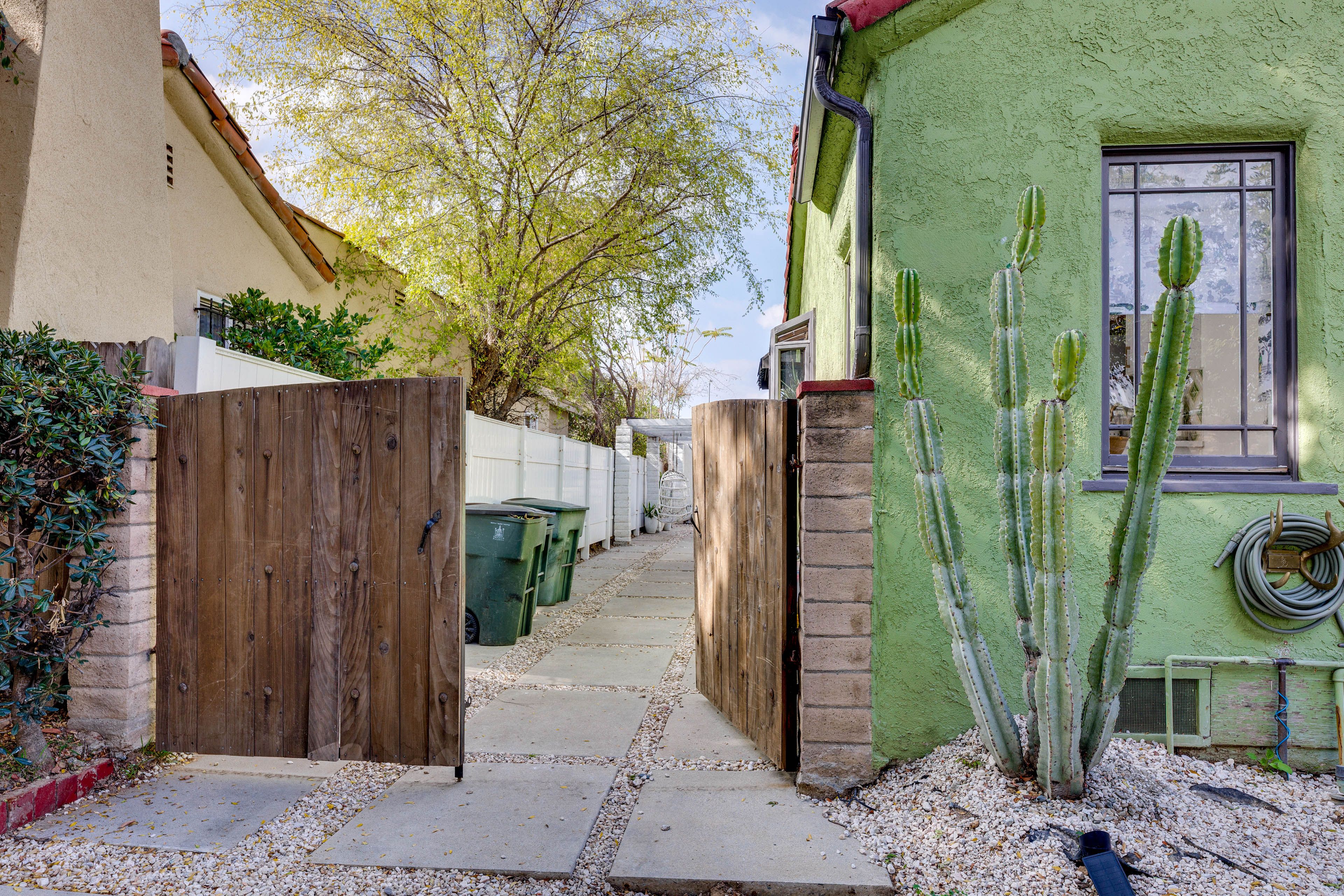 Street Parking w/ Parking Pass (1 Vehicle)