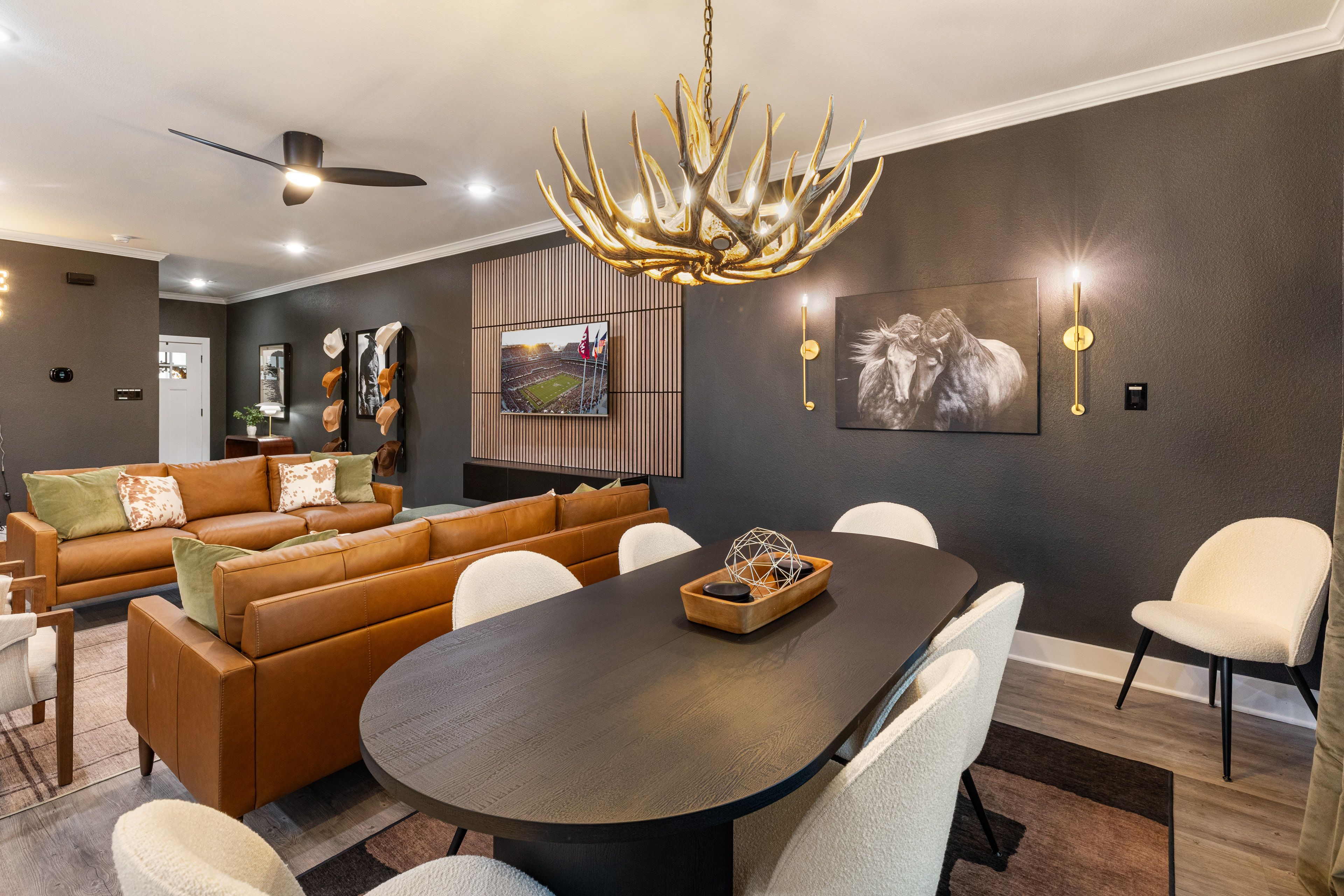 Dining Area | Dishware/Flatware Provided | 1st Floor