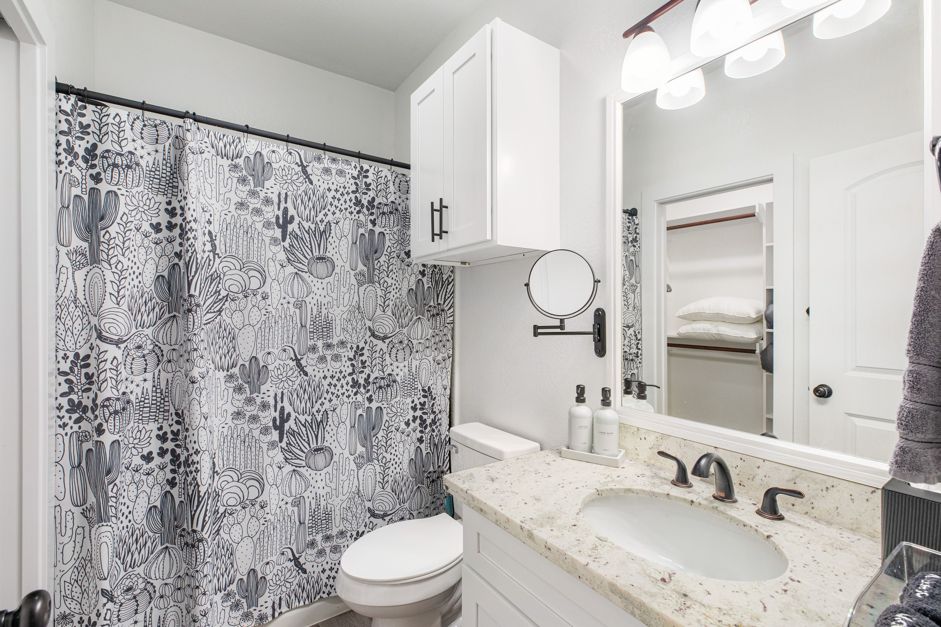 Bathroom | 2nd Floor