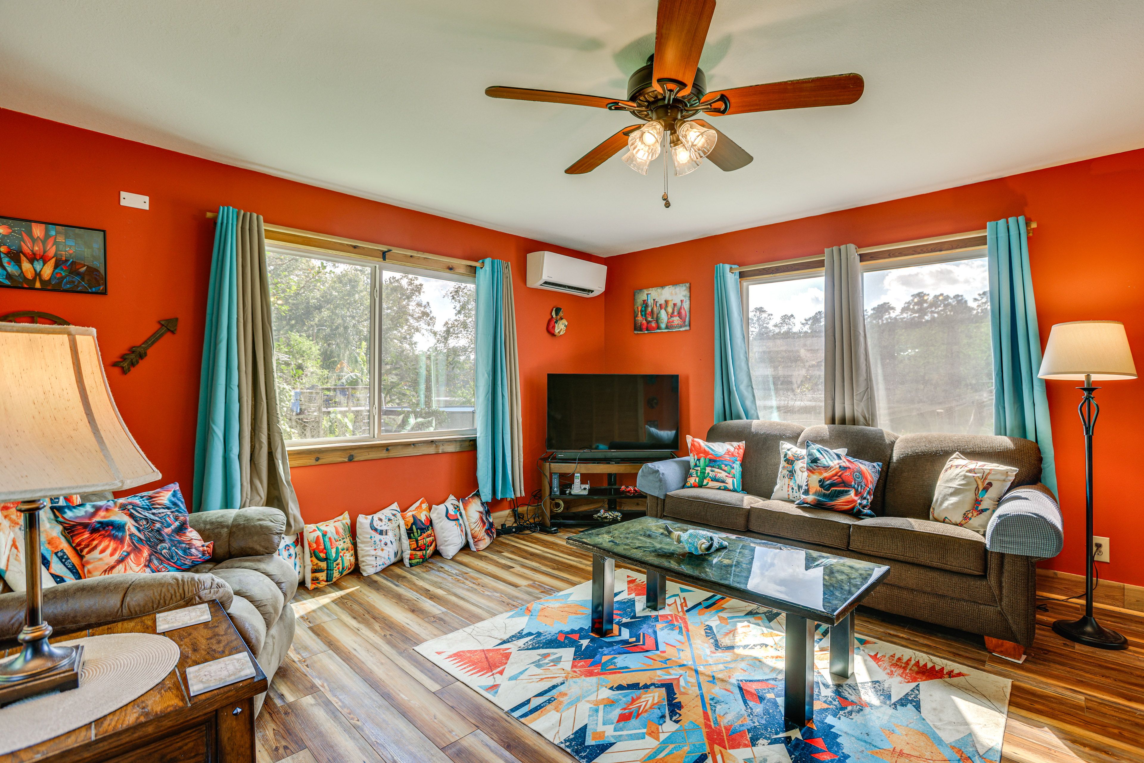 Living Room | Queen Sleeper Sofa | Single-Story Home