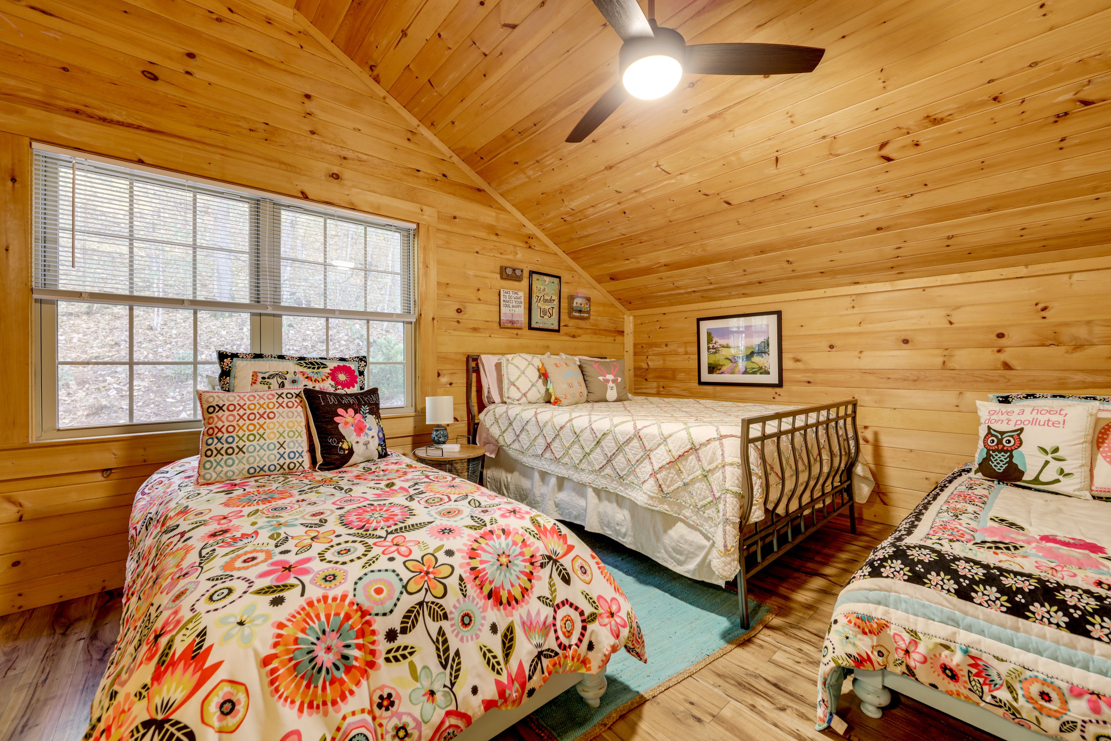 Bedroom 2 | Queen Bed | 2 Twin Beds | 2nd Floor