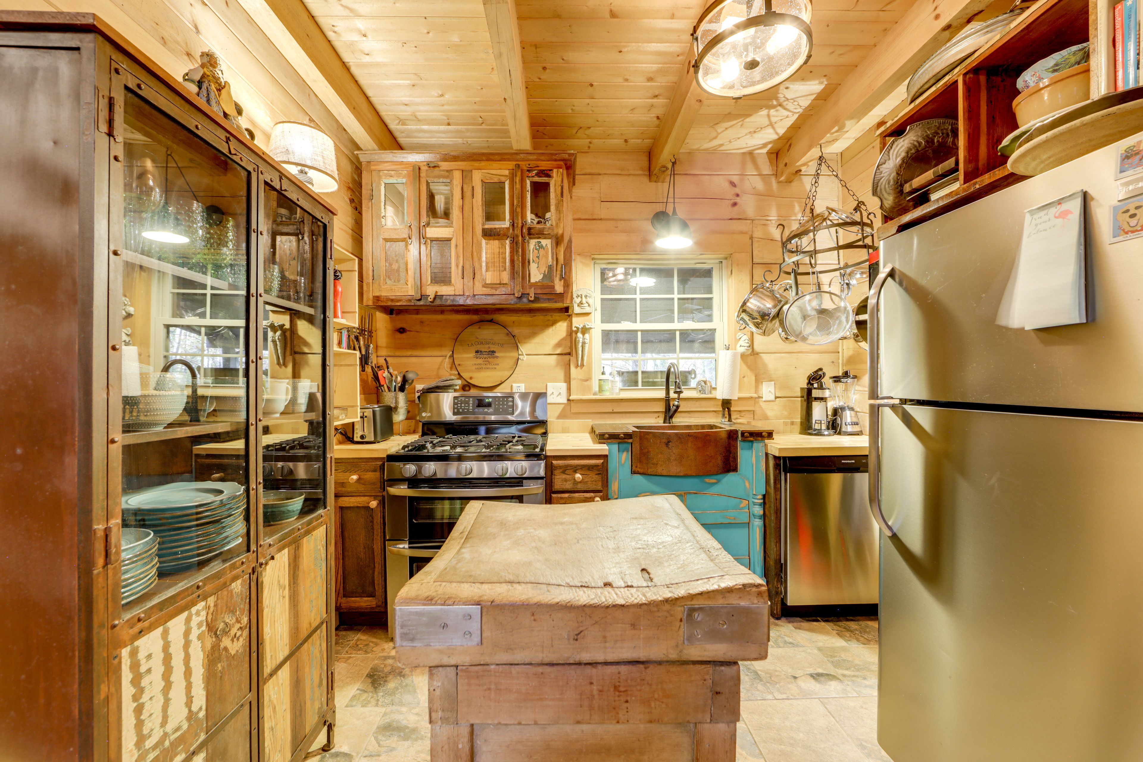 Kitchen | Single-Serve Coffee Maker | Microwave | Spices | 1st Floor