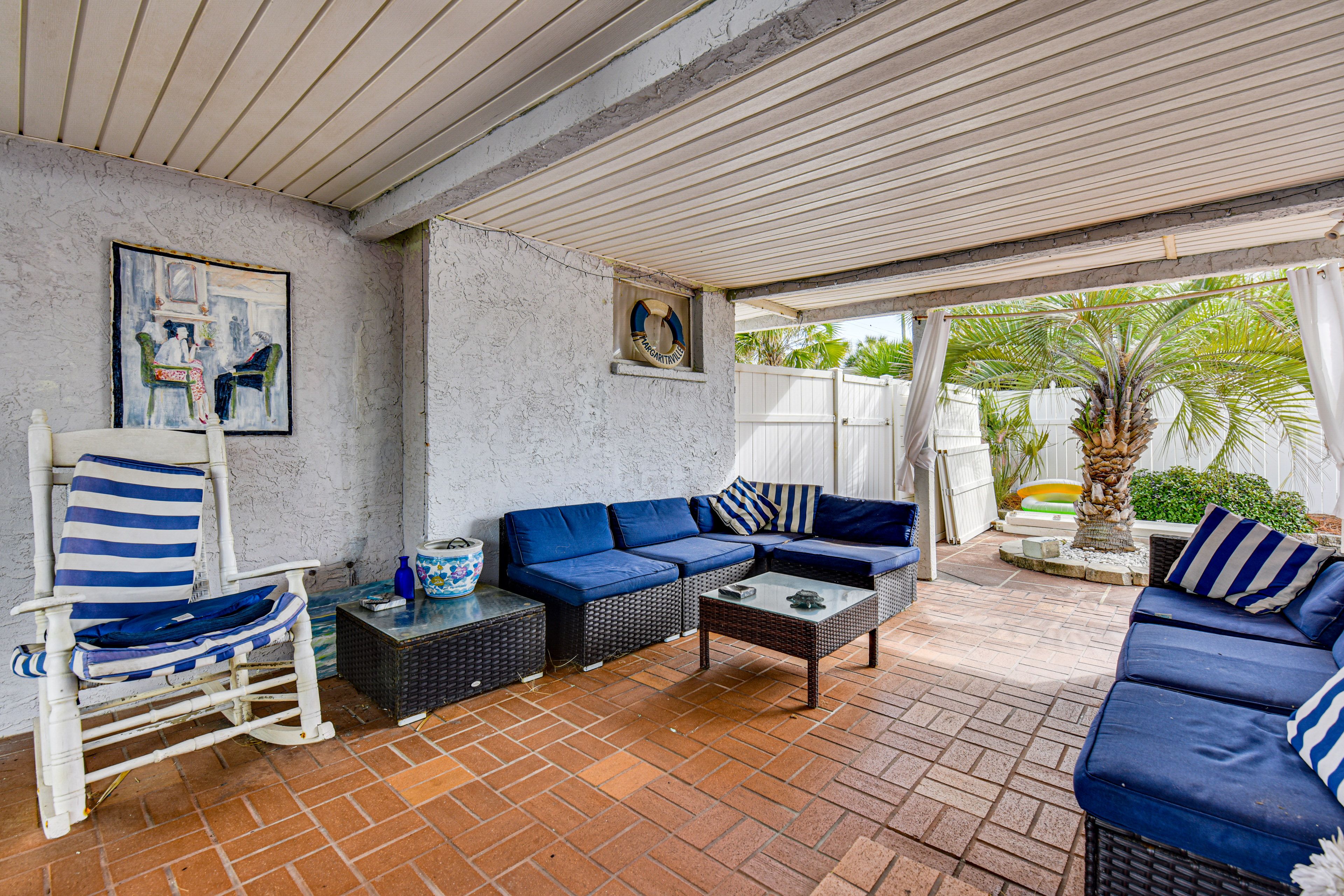 Shared Courtyard | Ping-Pong Table