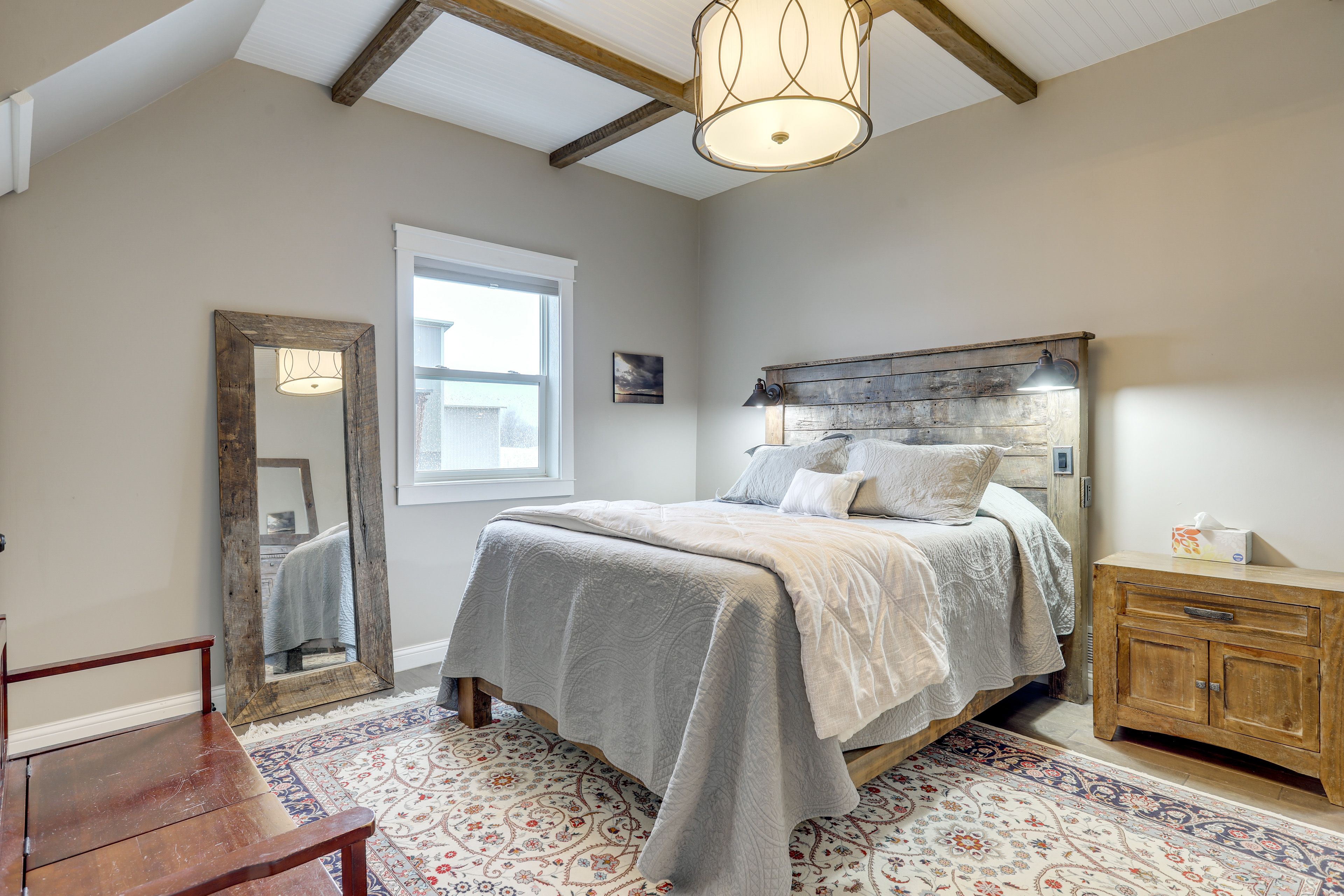 Bedroom 1 | 1st Floor | Queen Bed