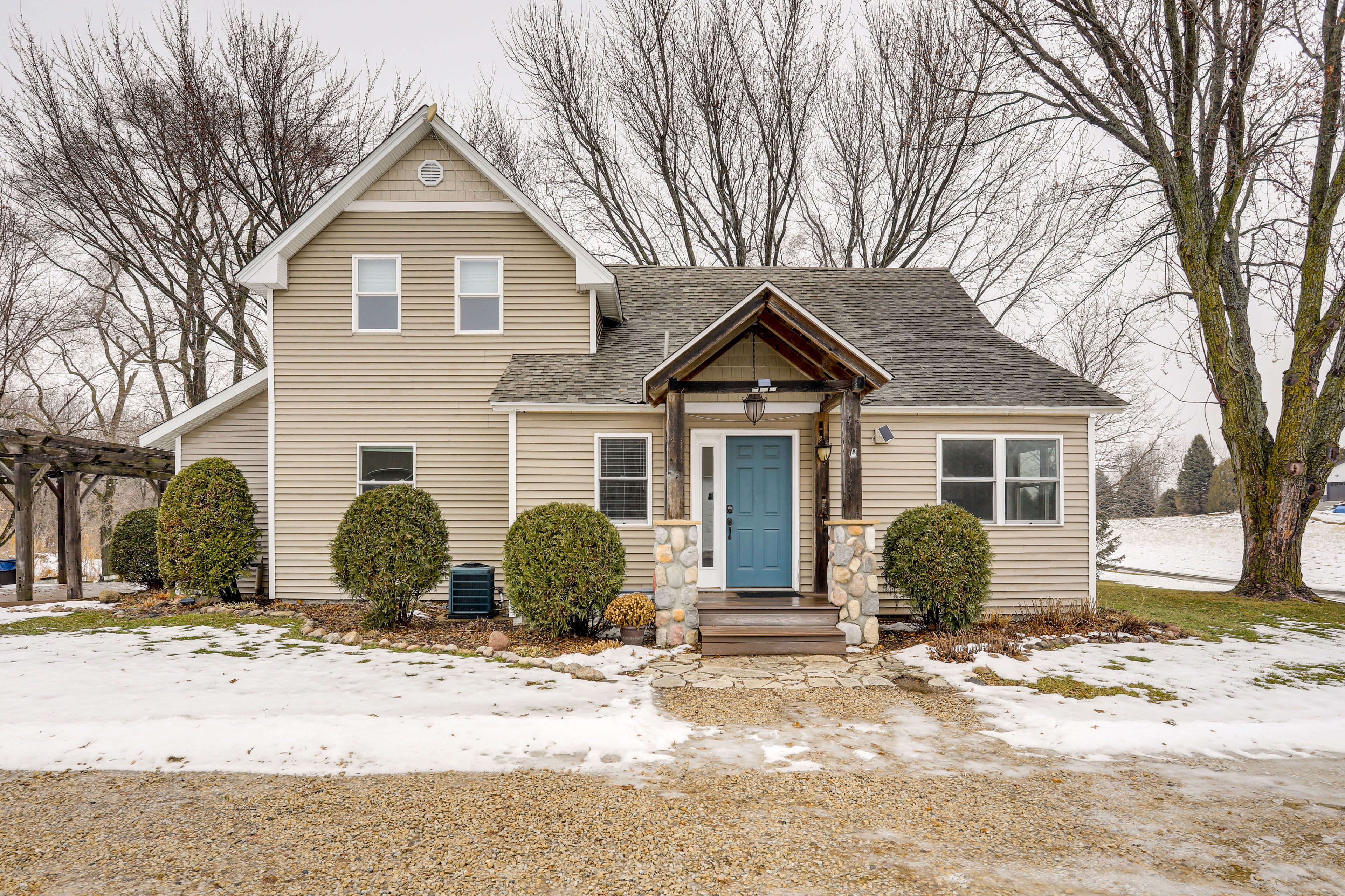 Loretto Vacation Rental | 4BR | 2BA | 2,200 Sq Ft | 2 Steps to Enter