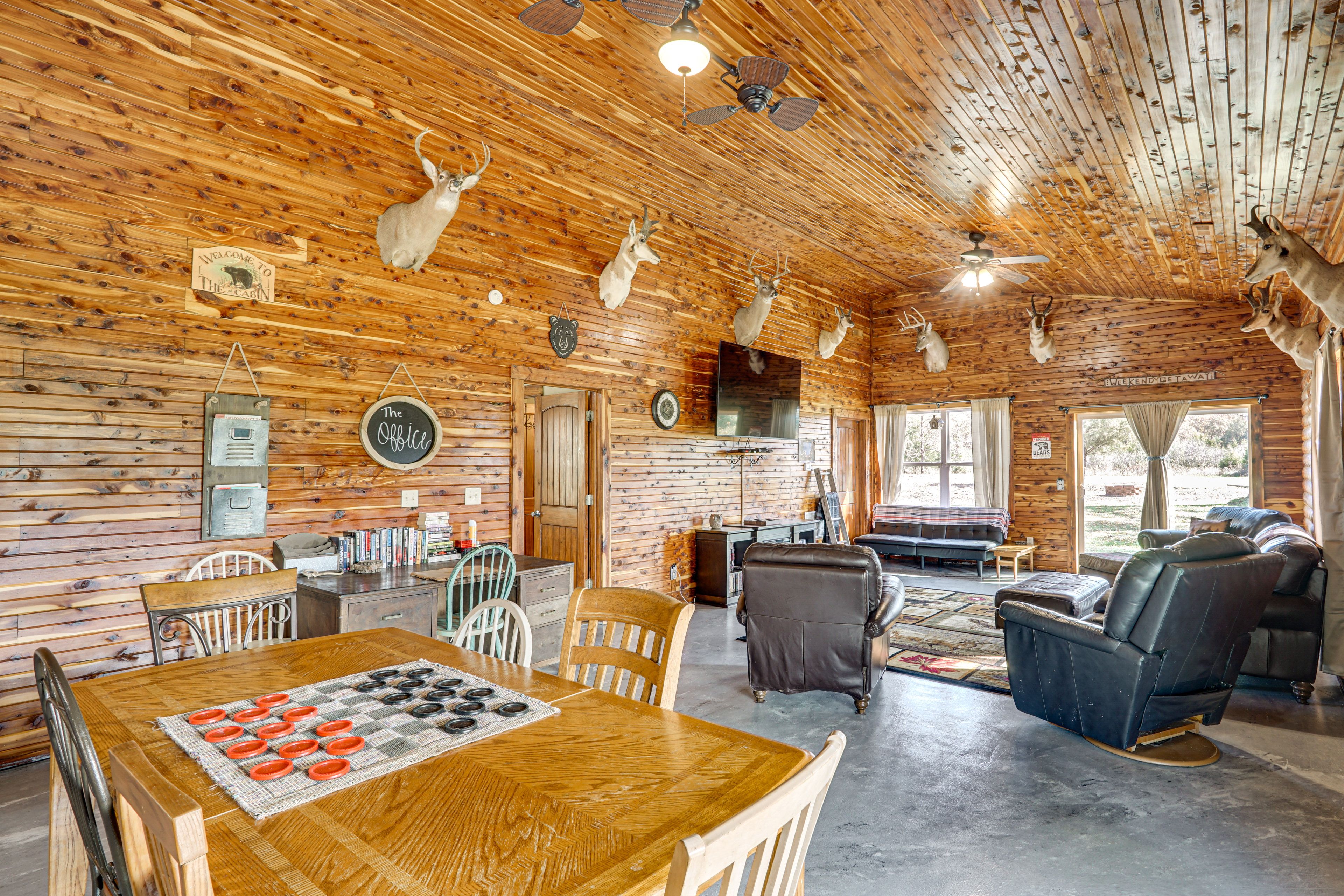 Dining Area | Dishware/Flatware Provided | Desk w/ Books