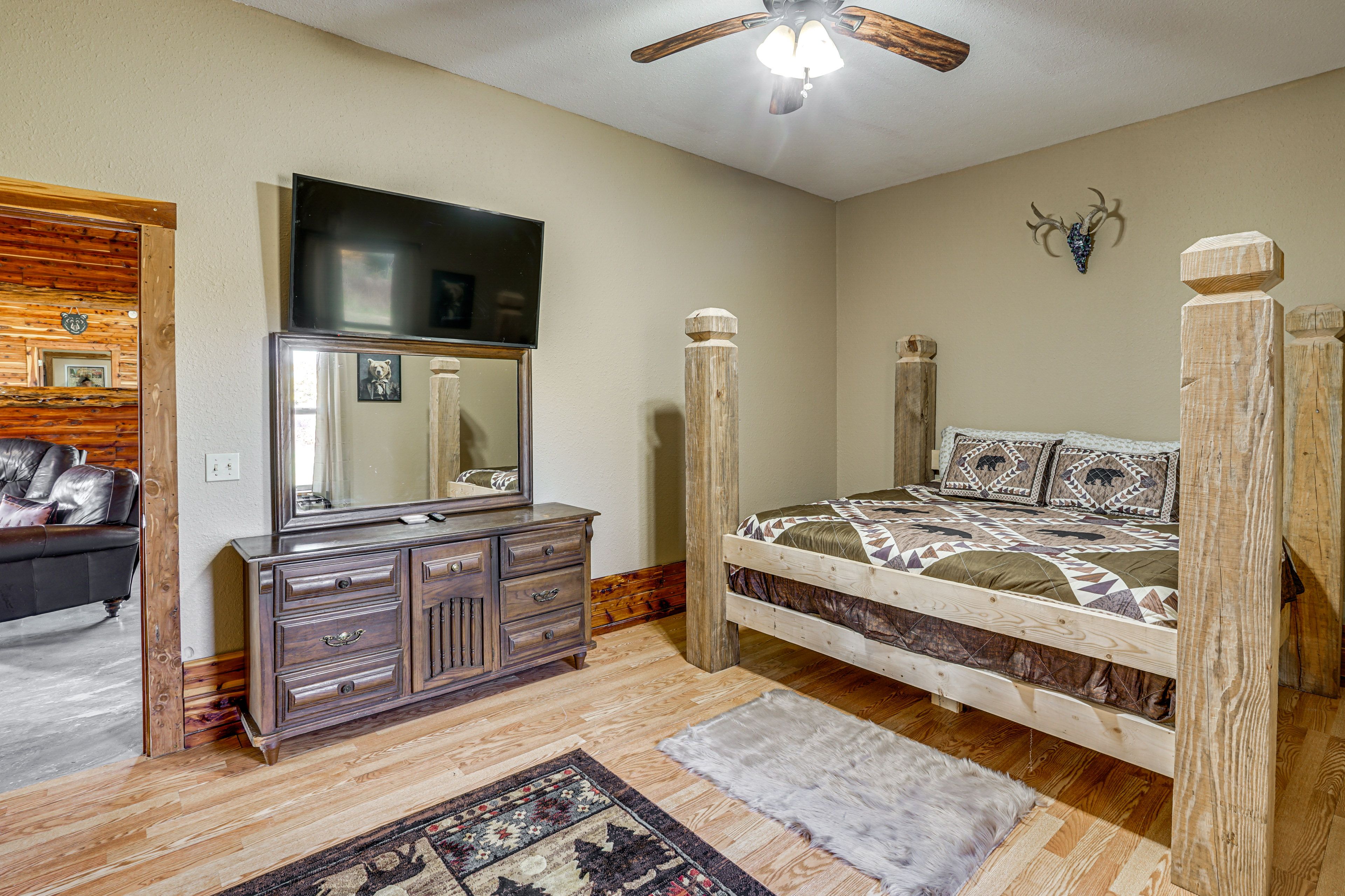 Bedroom 1 | King Bed | Smart TV