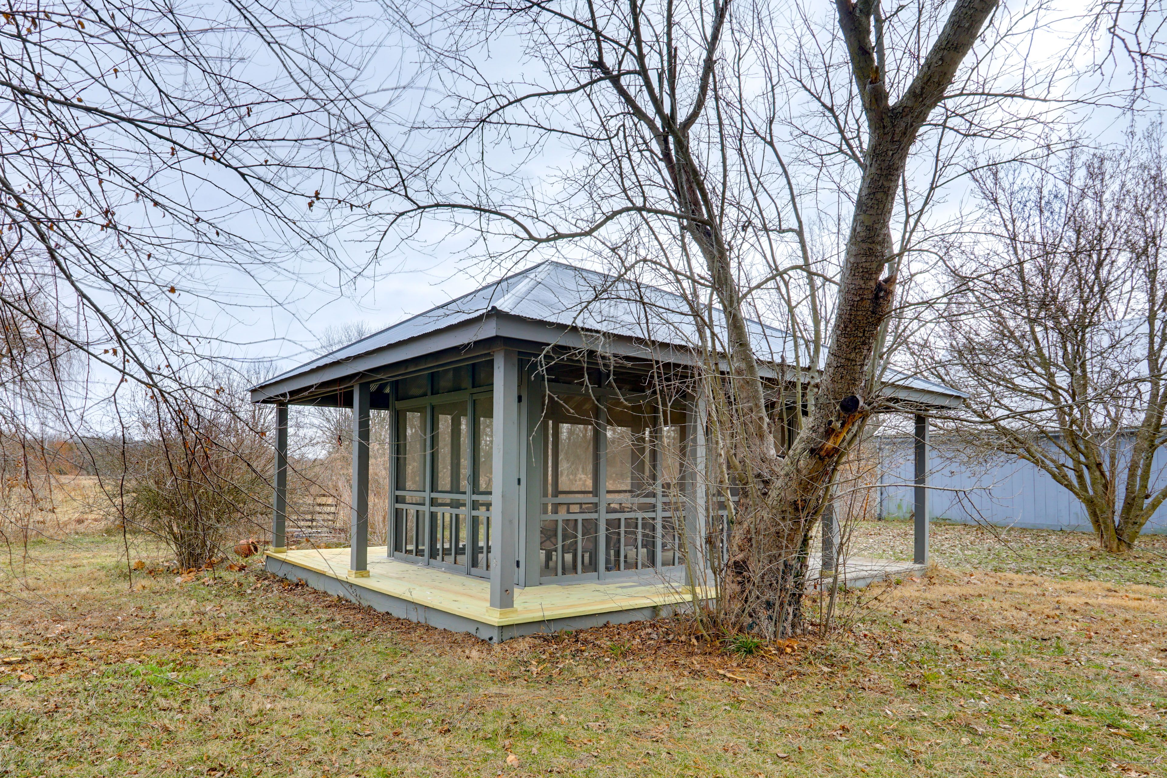 Detached Screened-In Porch