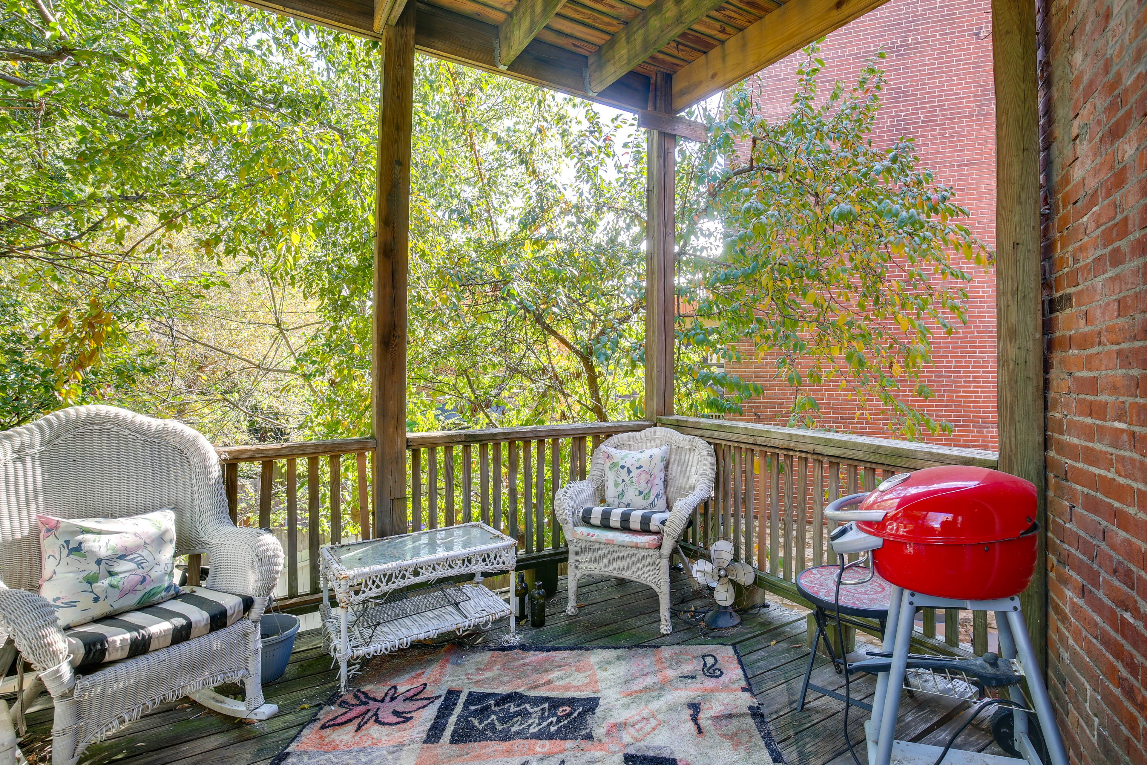 Furnished Balcony w/ Grill