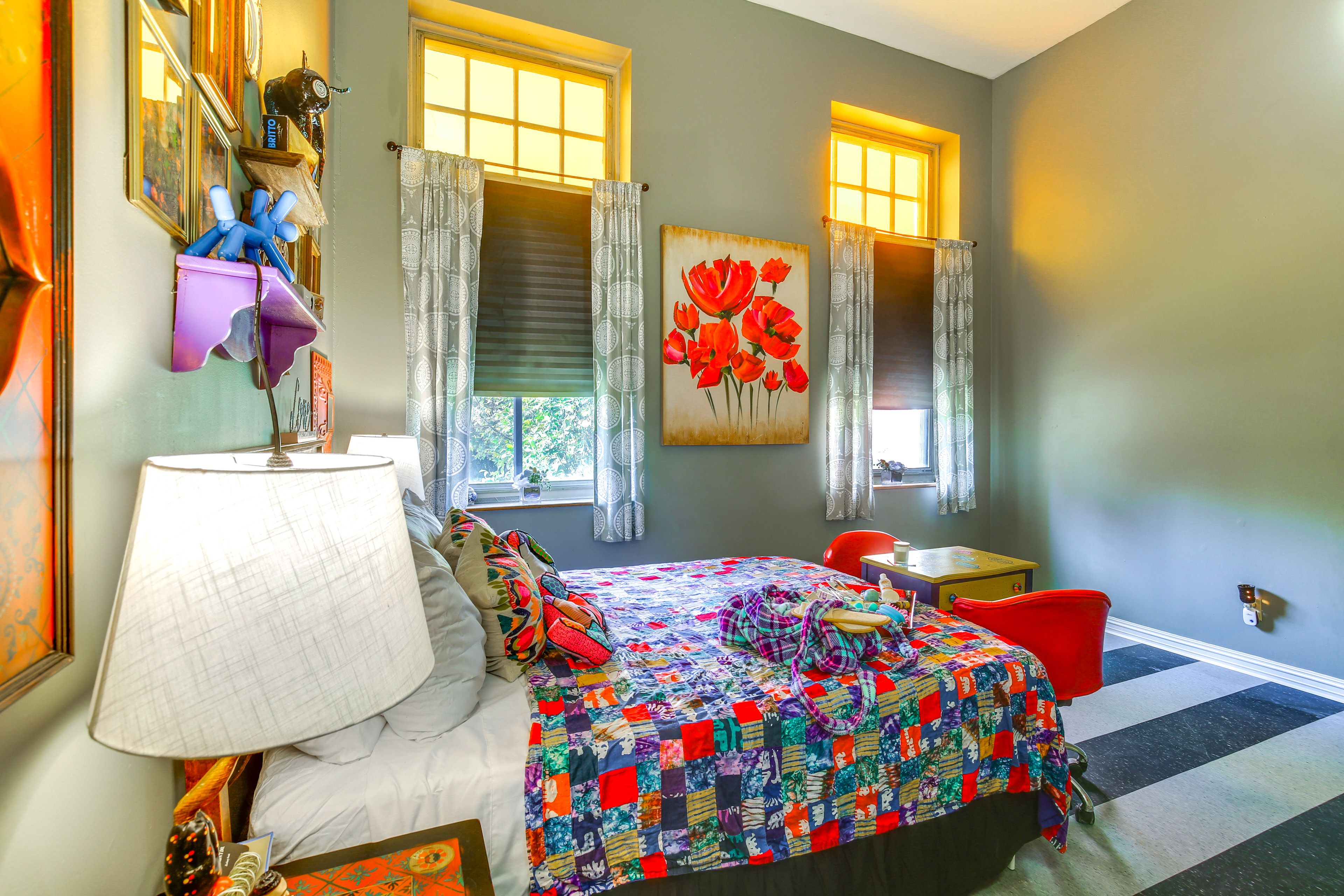 Bedroom | Queen Bed | Linens Provided