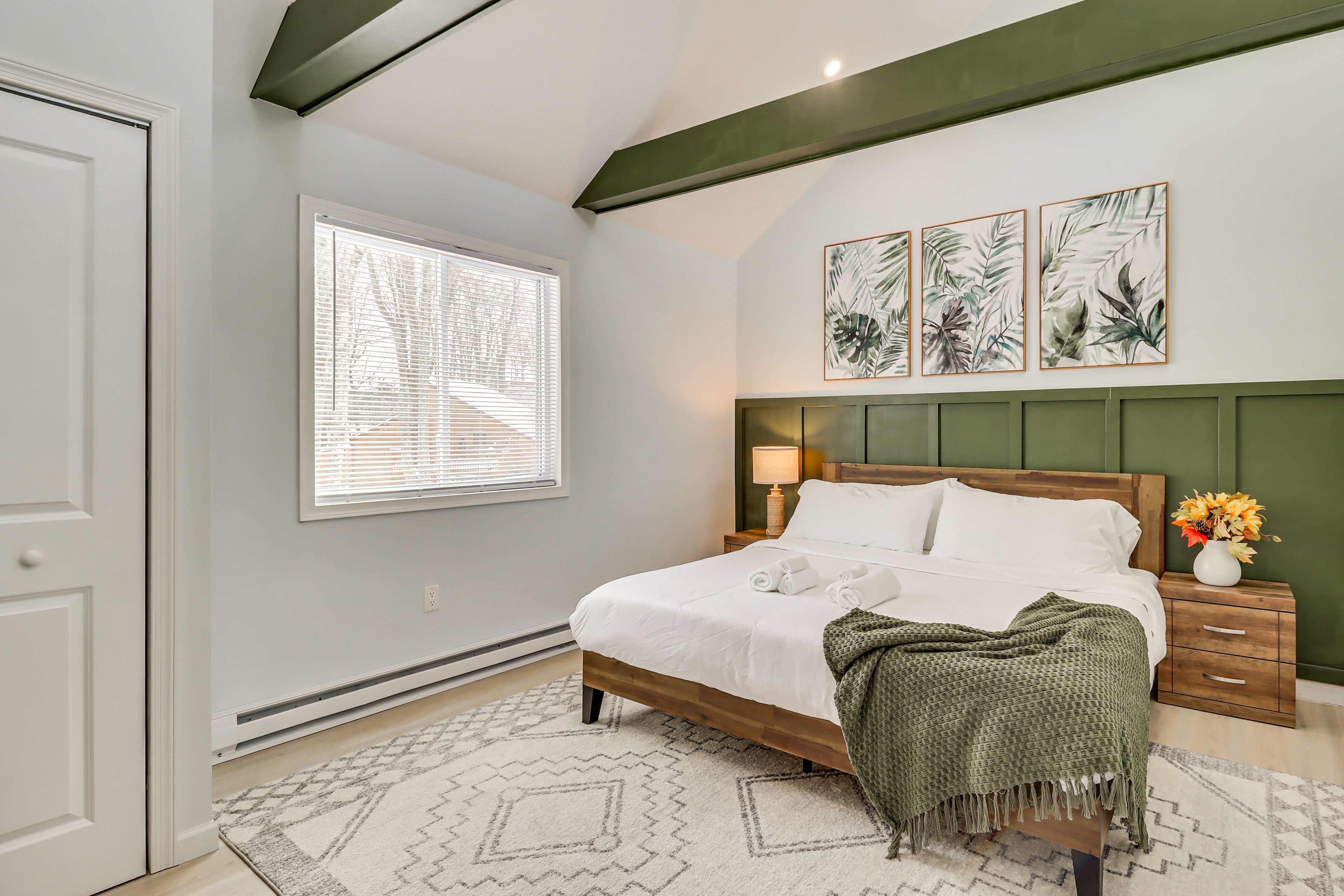 Bedroom 3 | King Bed