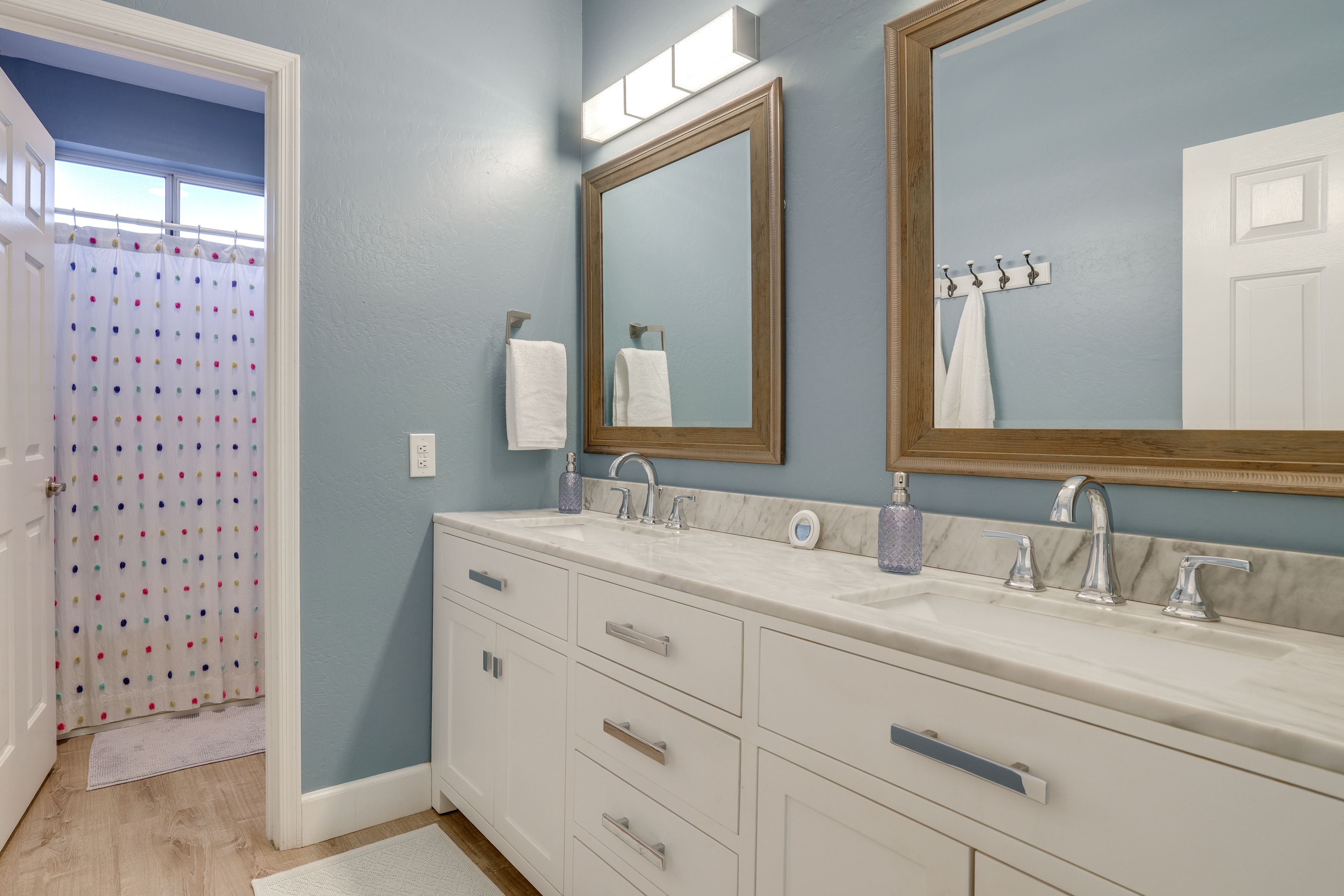 Full Bathroom | 2nd Floor