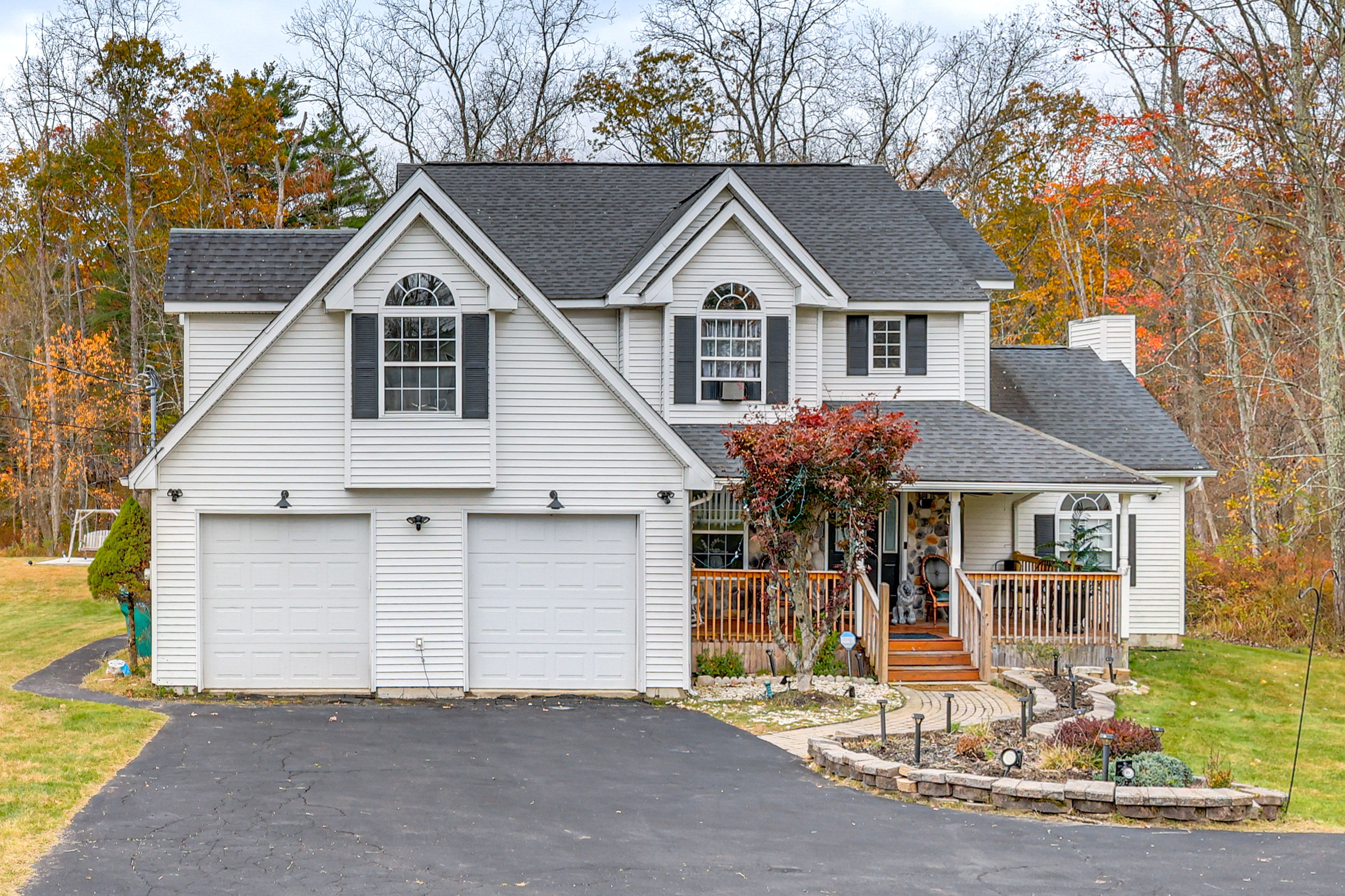 Parking | Driveway (3 Vehicles)