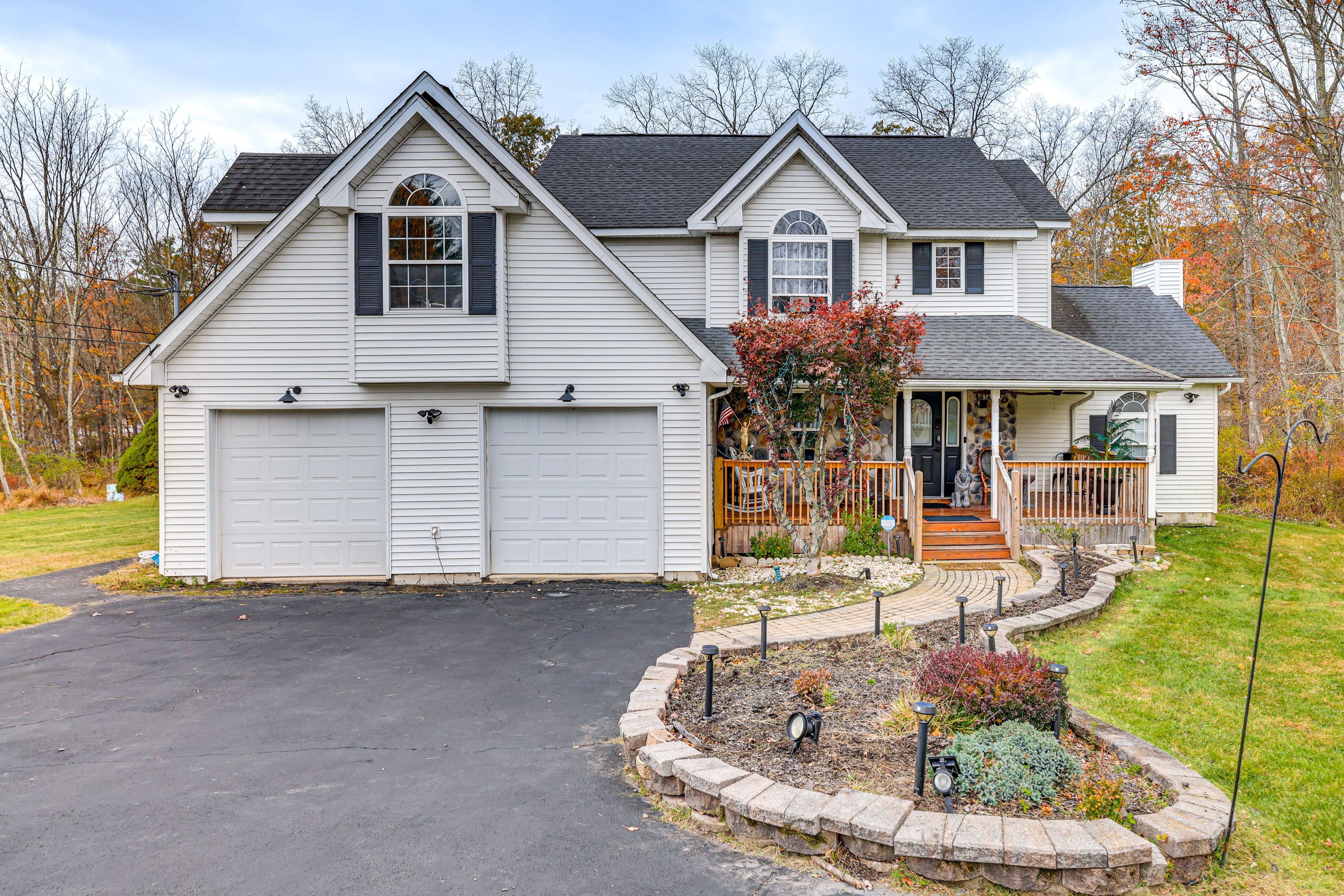 Stroudsburg Vacation Rental | 4BR | 2.5BA | 2,700 Sq Ft | Stairs Required