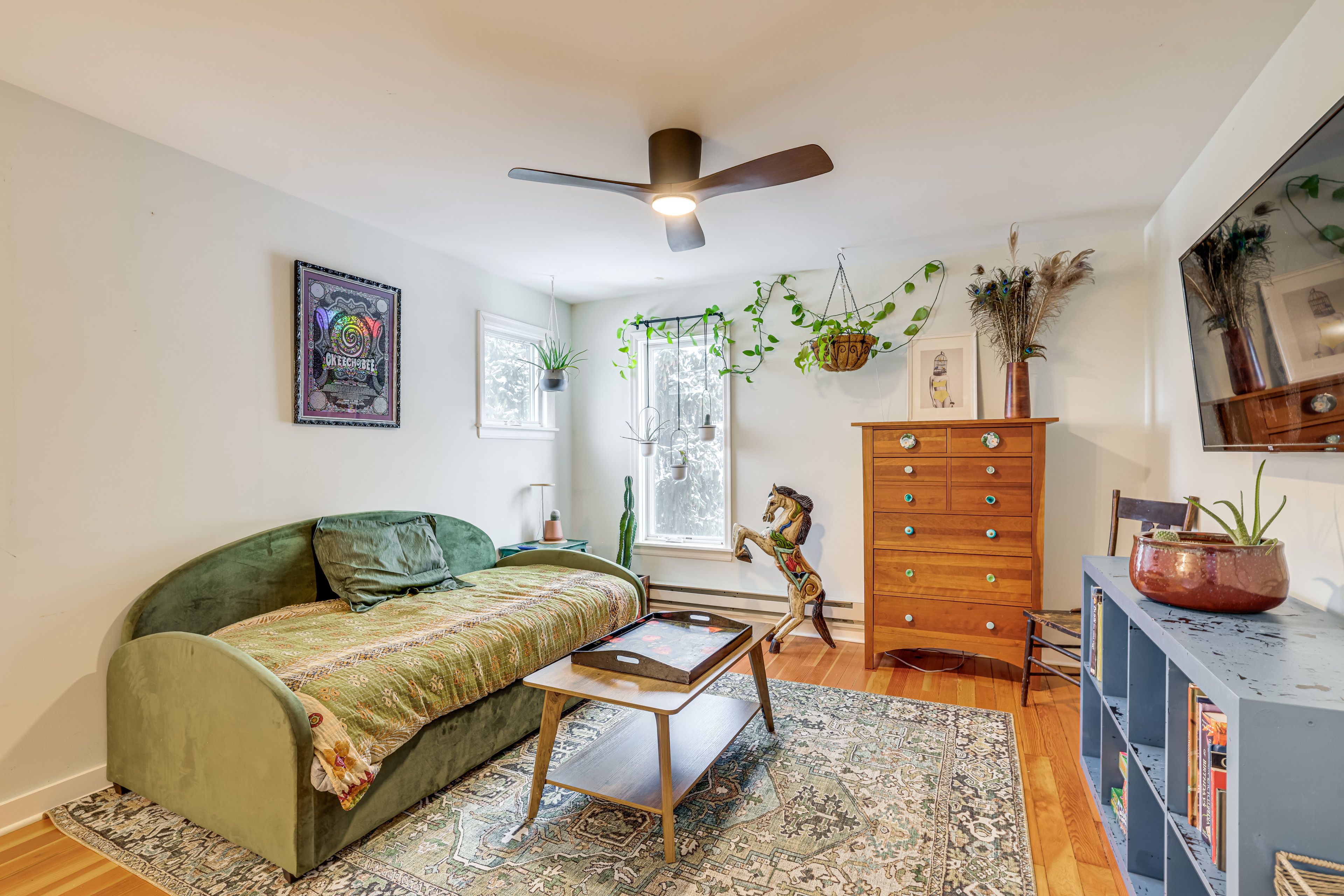 Upper Living Area | TV | Books | Board Games | 2nd Floor