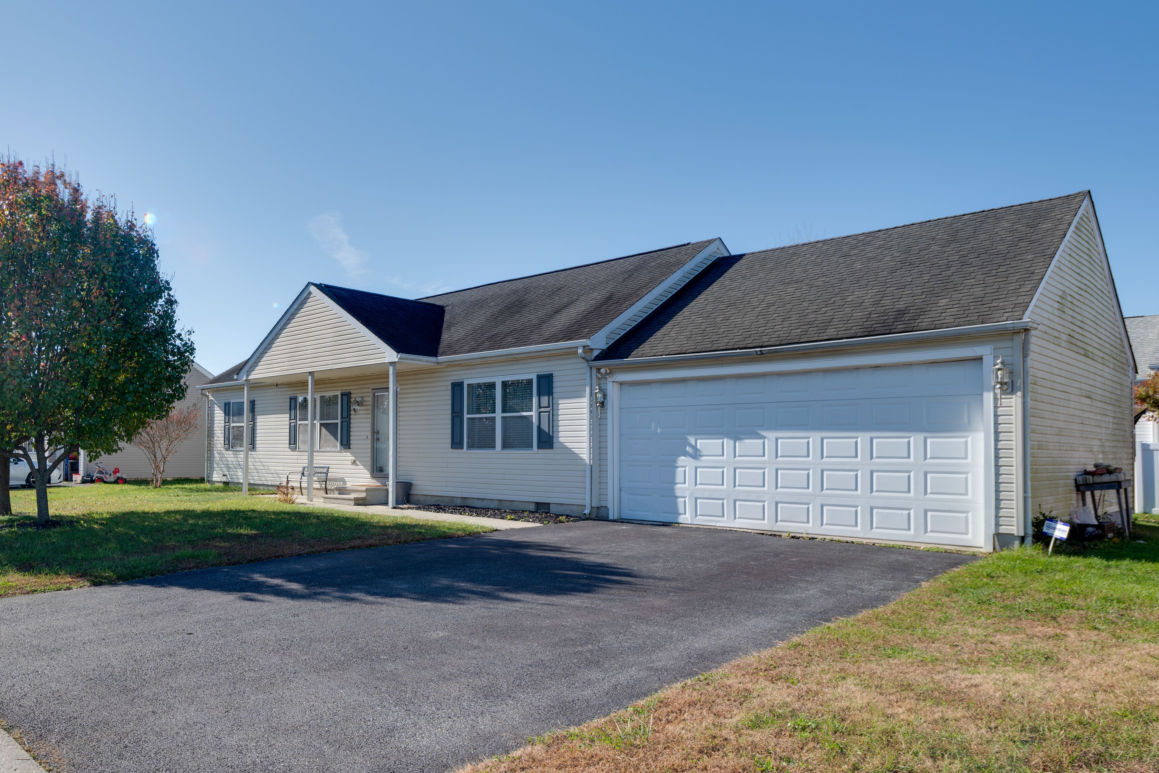 Exterior | Parking | Driveway (2 Vehicles)