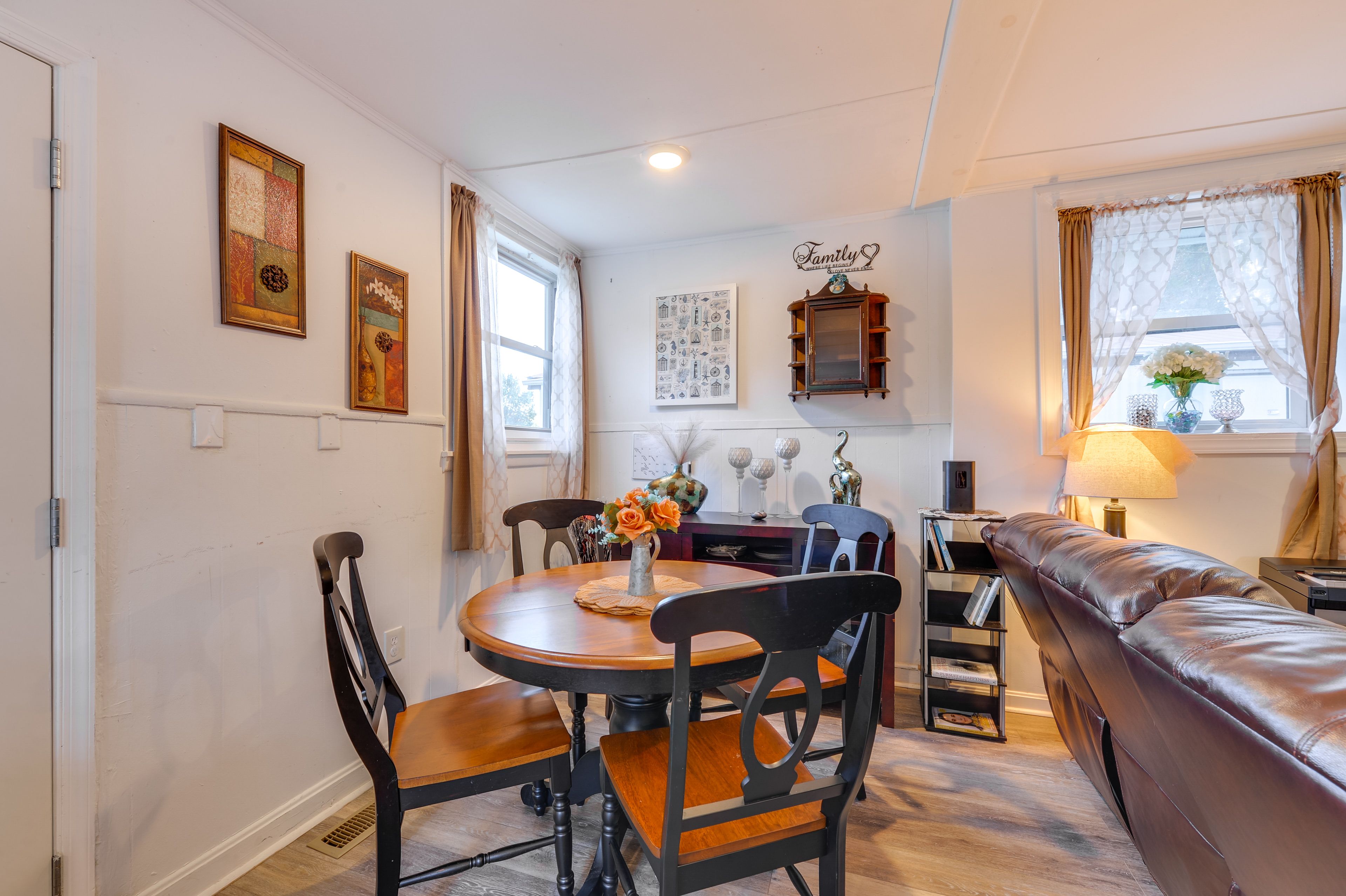 Dining Area | Dishware/Flatware | Free WiFi