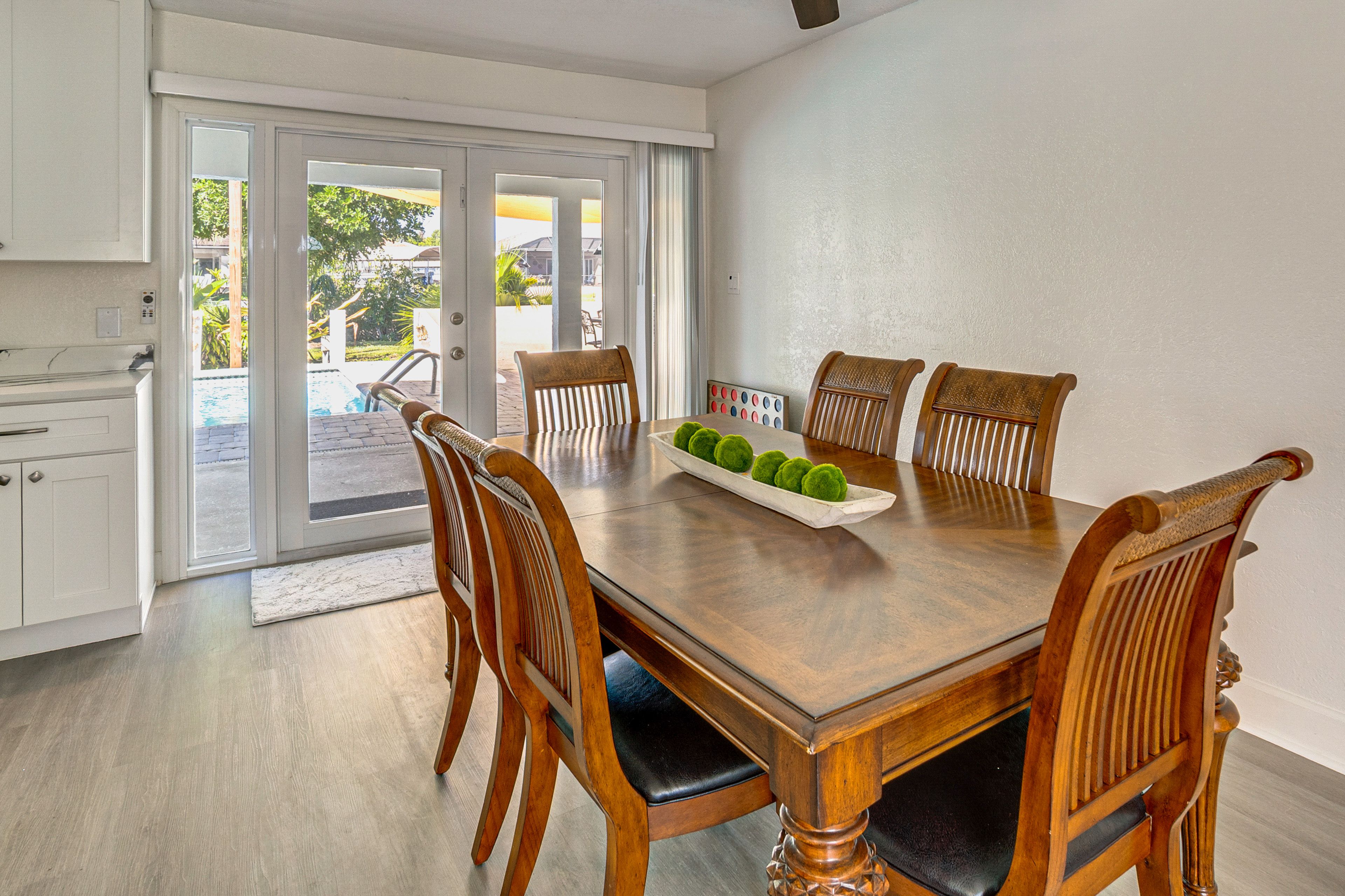 Dining Area | Dishware/Flatware