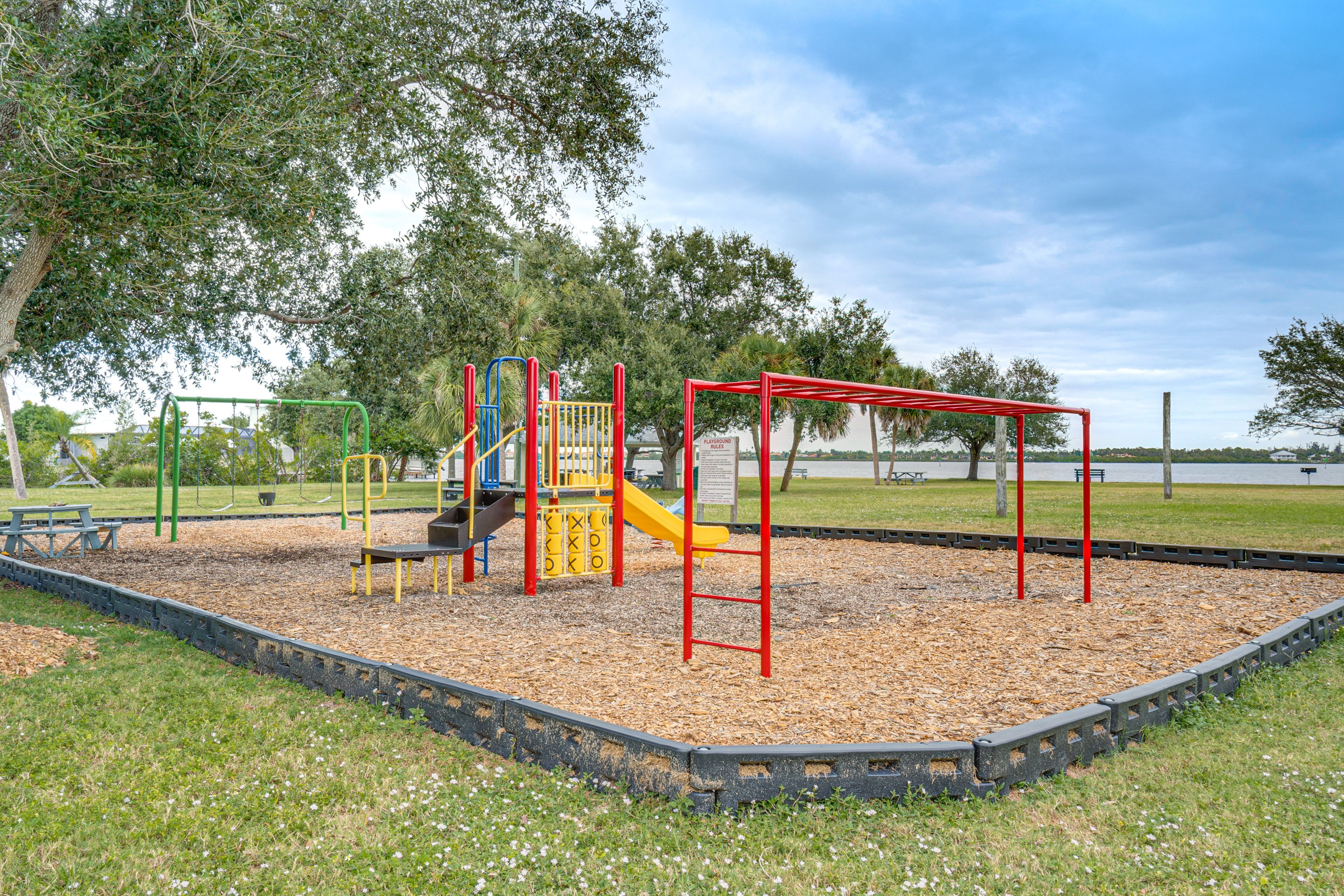 Walk to Gulf Cove Park | Playground | Picnic Area w/ Grills | Boat Ramp | Dock