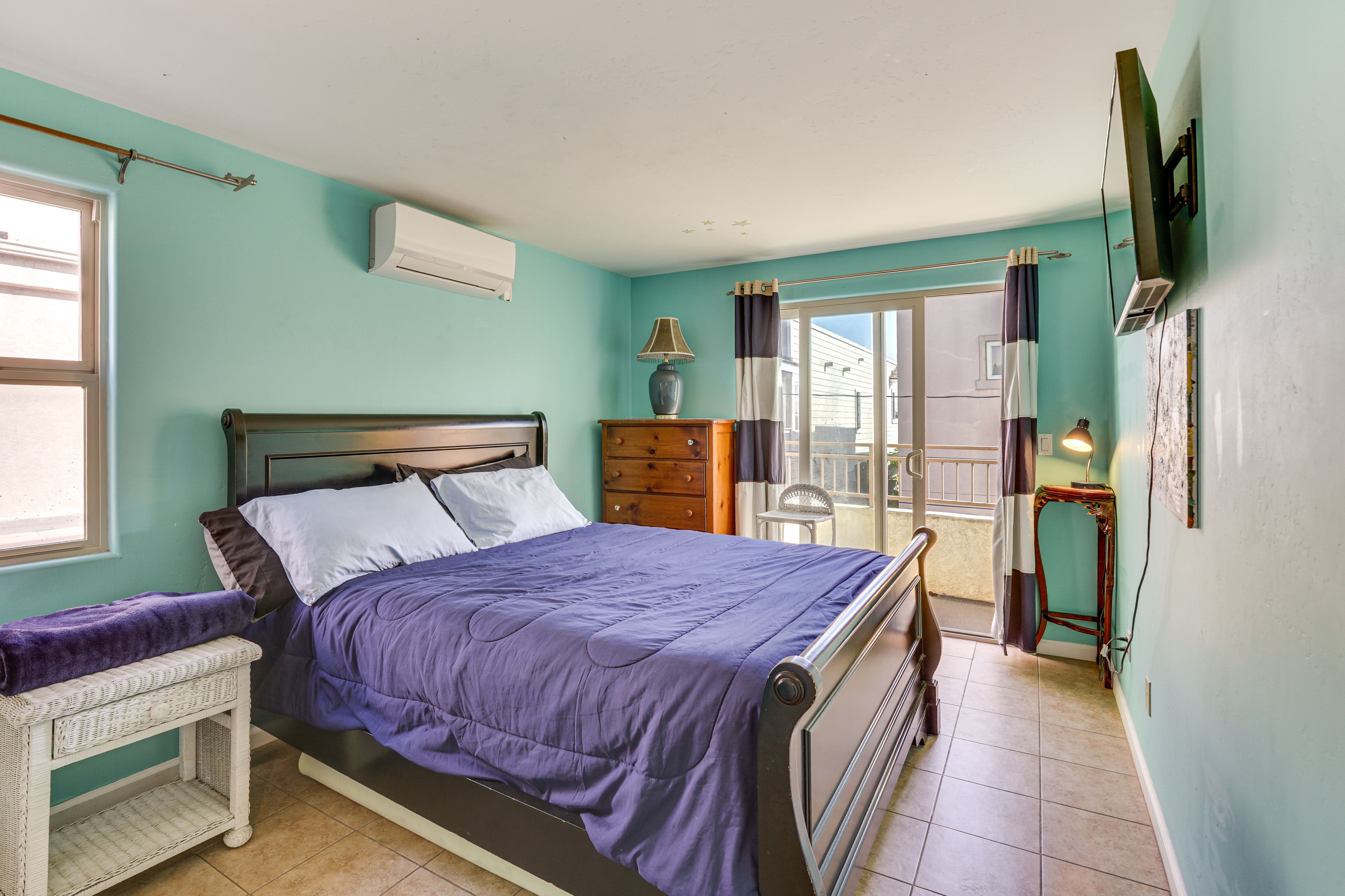 Bedroom 2 | 3rd Floor | Queen Bed