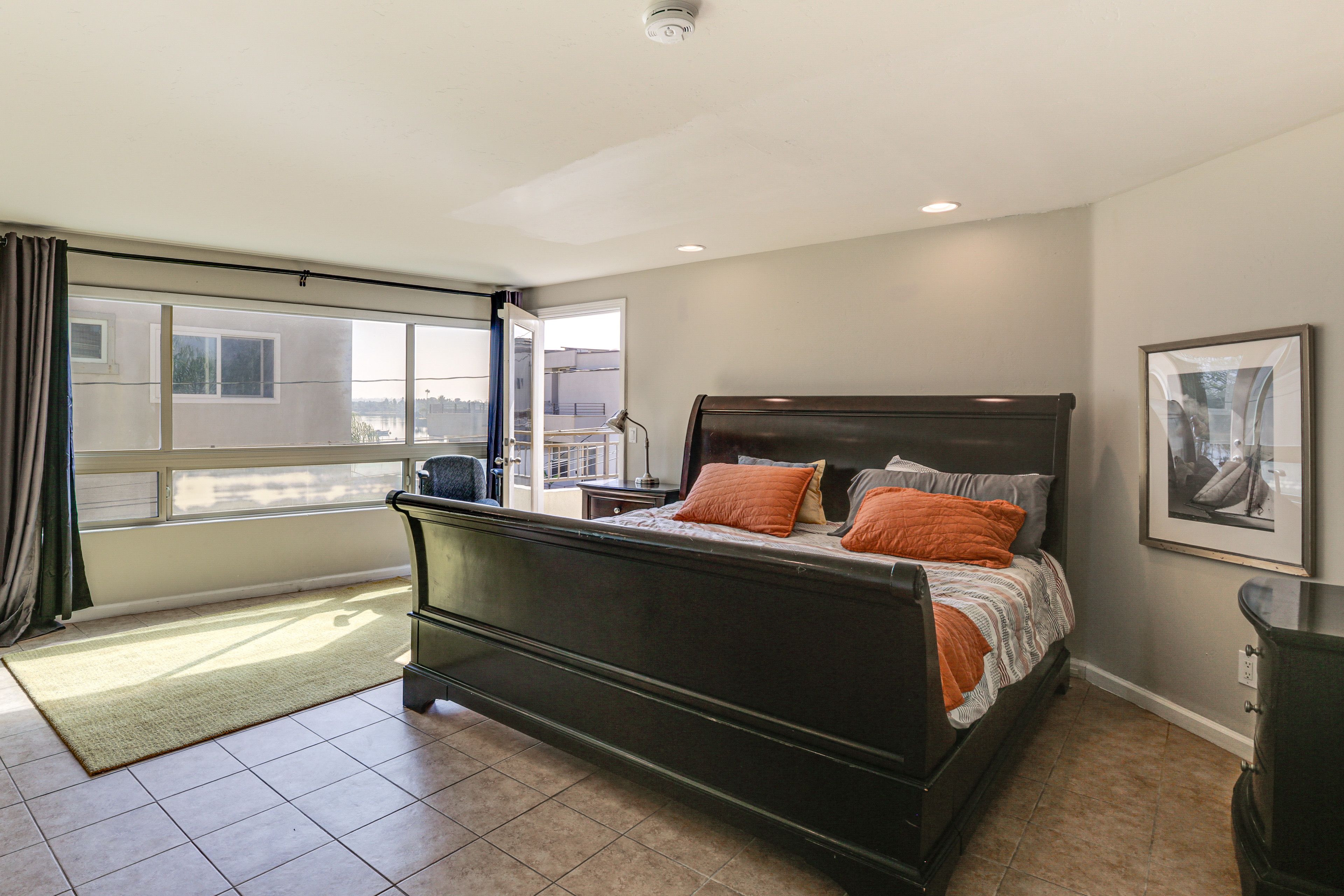 Bedroom 1 | 3rd Floor | King Bed | Smart TV | Fireplace