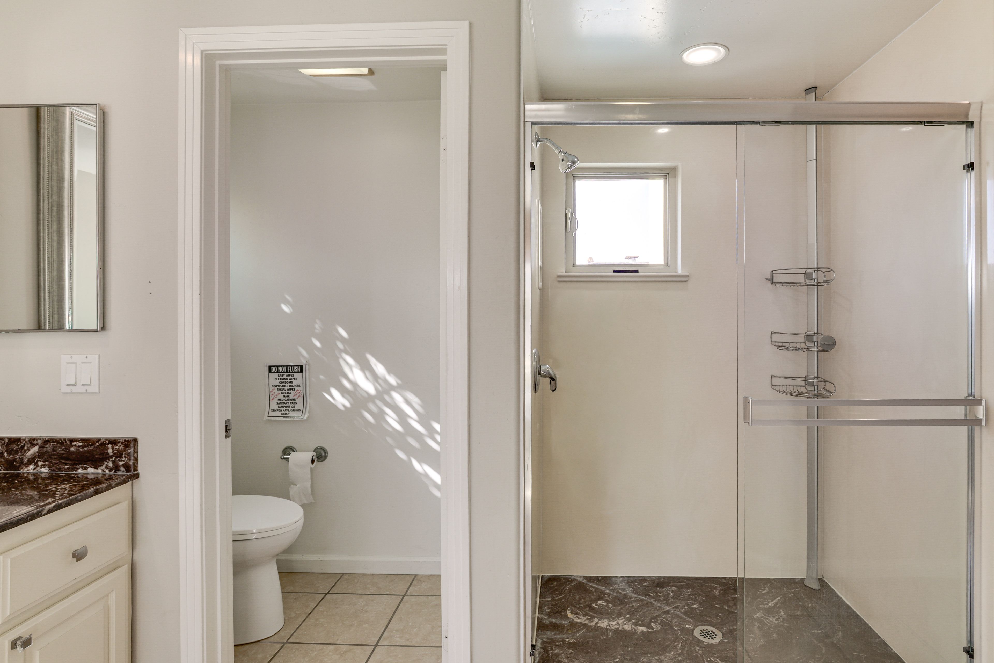 Full Bathroom | 3rd Floor | Towels Provided