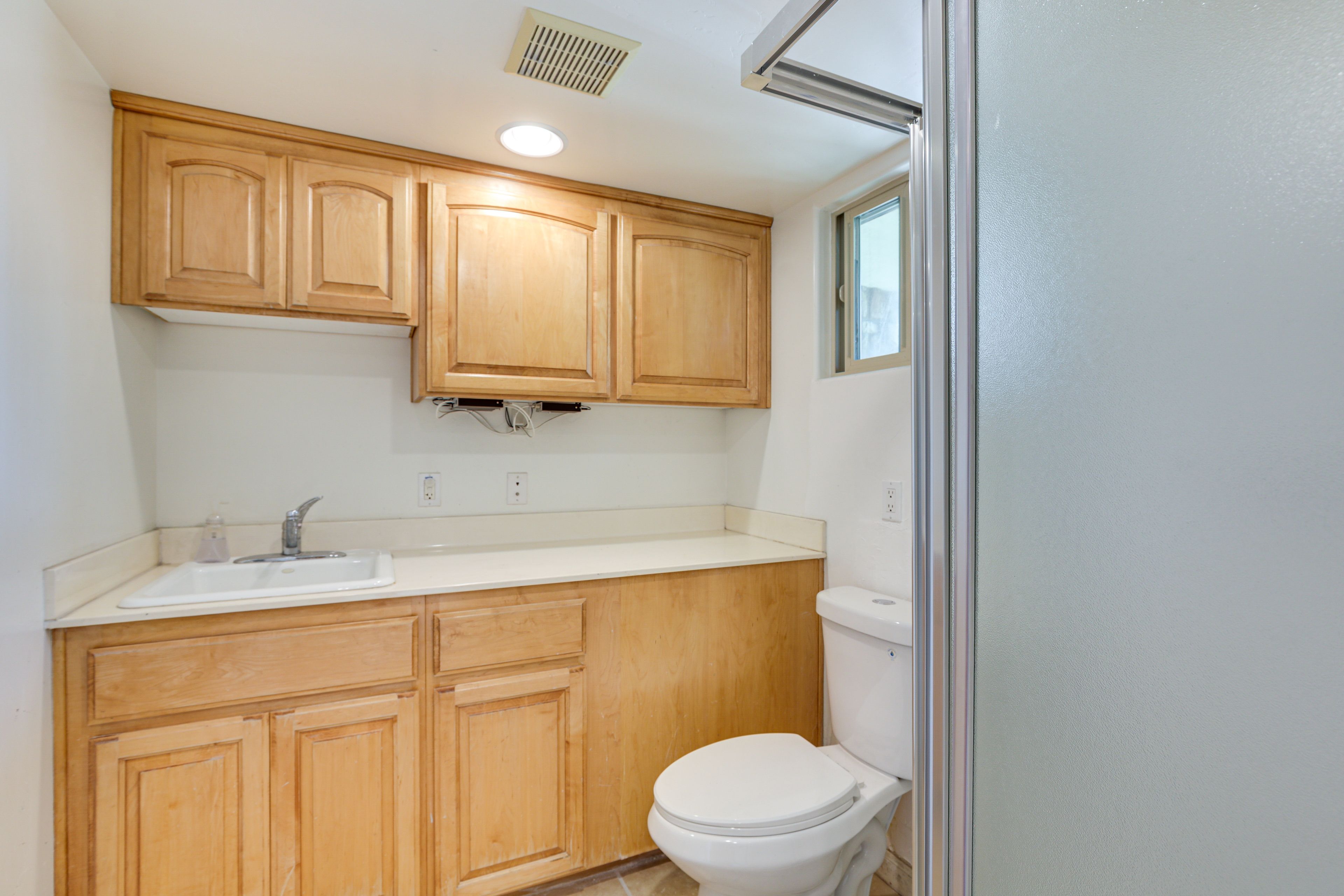 Full Bathroom | 1st Floor