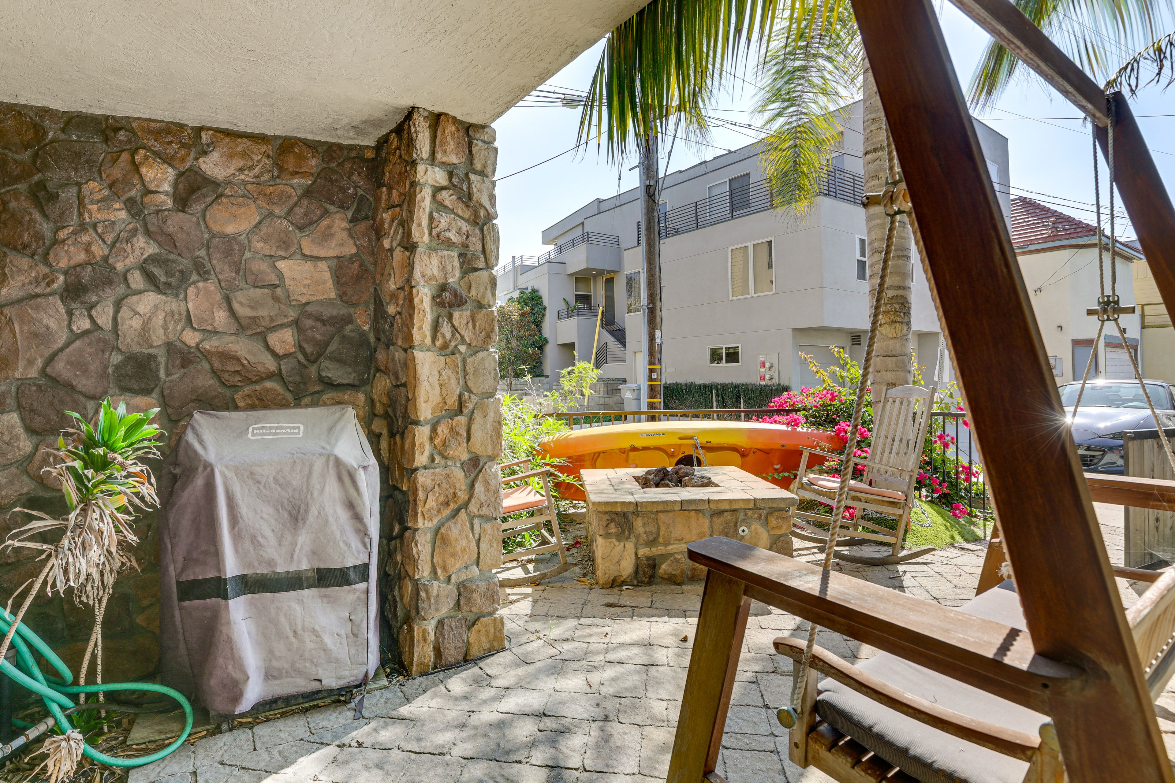 Furnished Patio | Gas Fire Pit & Grill | Kayak