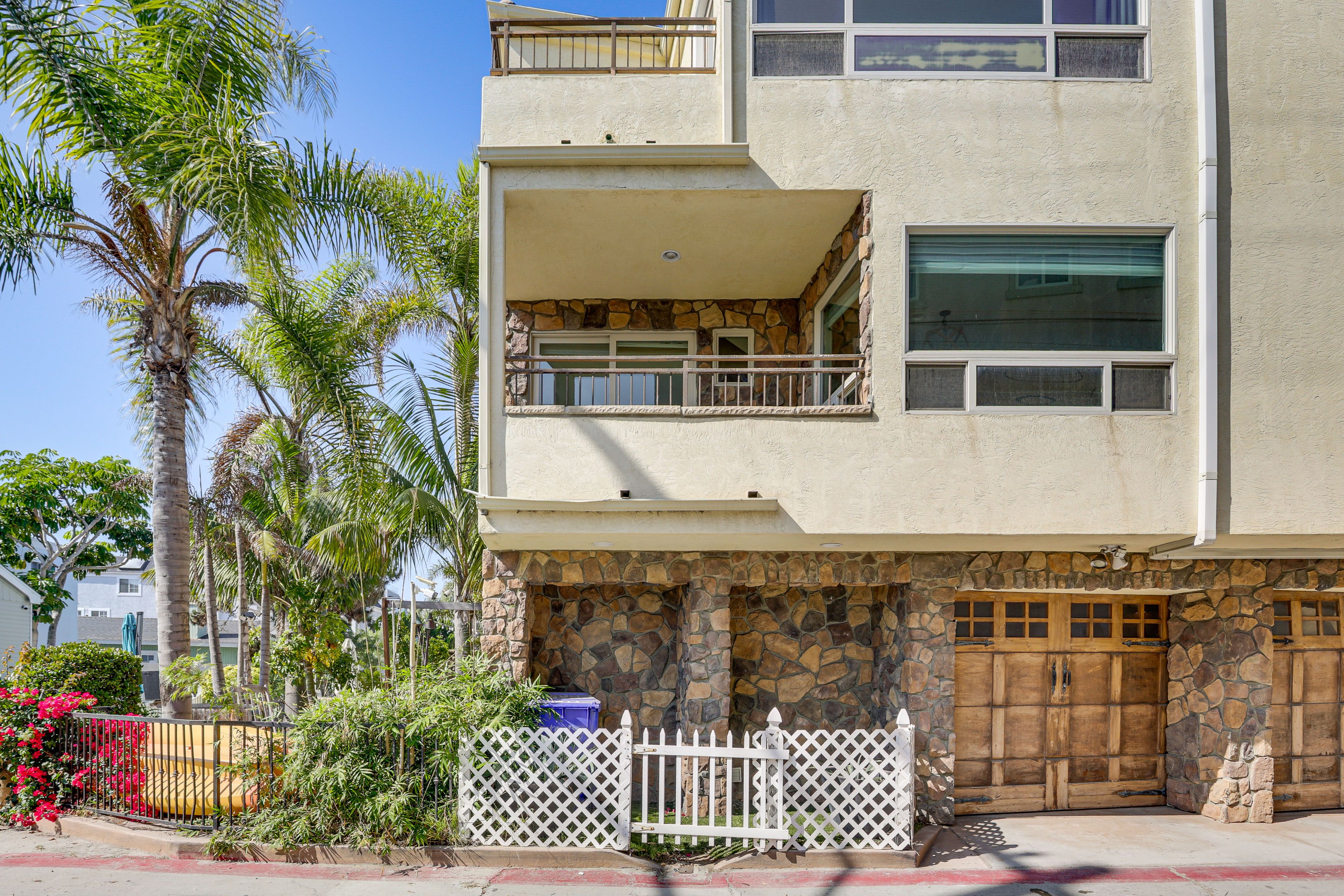 Parking | Garage (2 Vehicles)