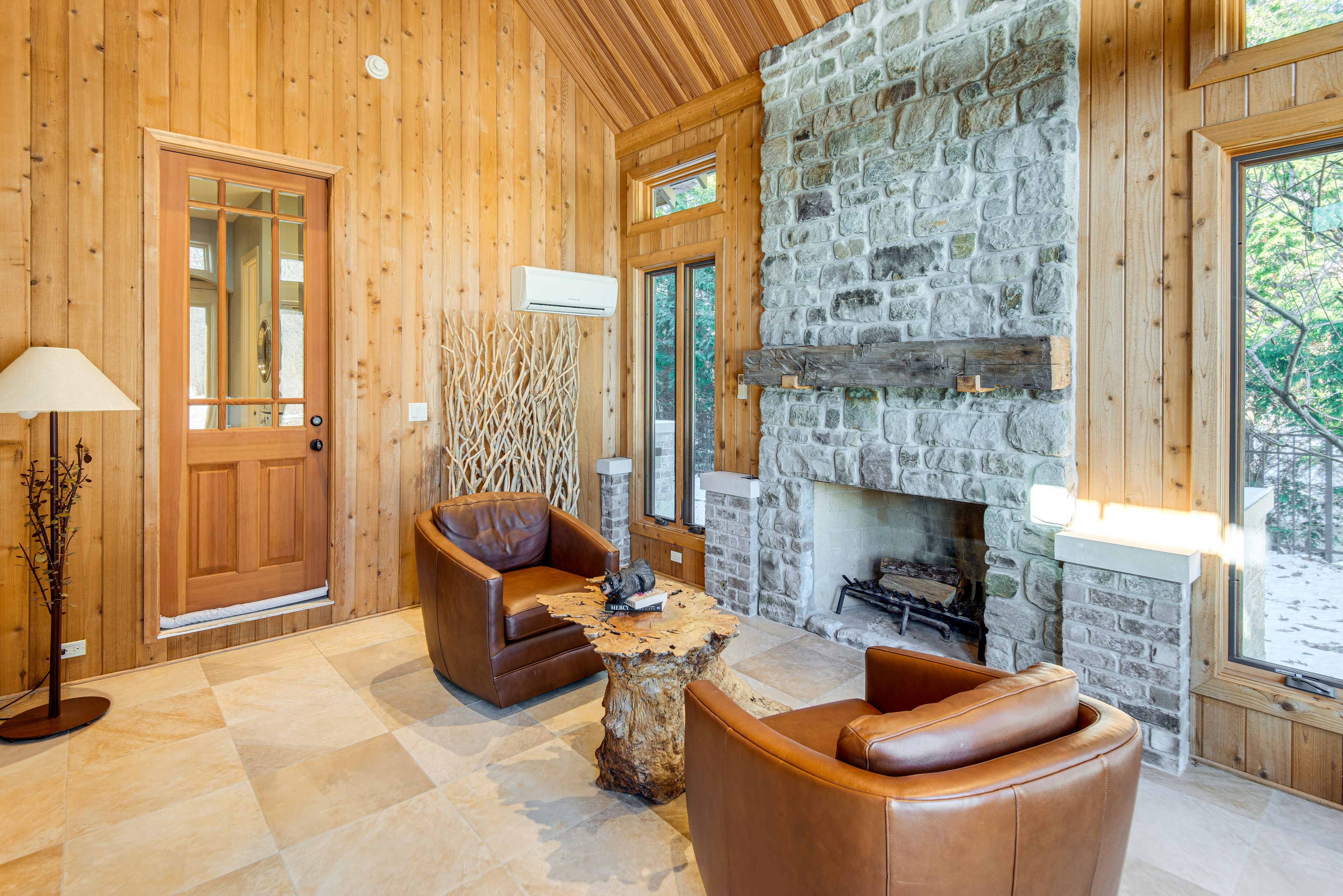 Home Interior | Entry | 1st Floor