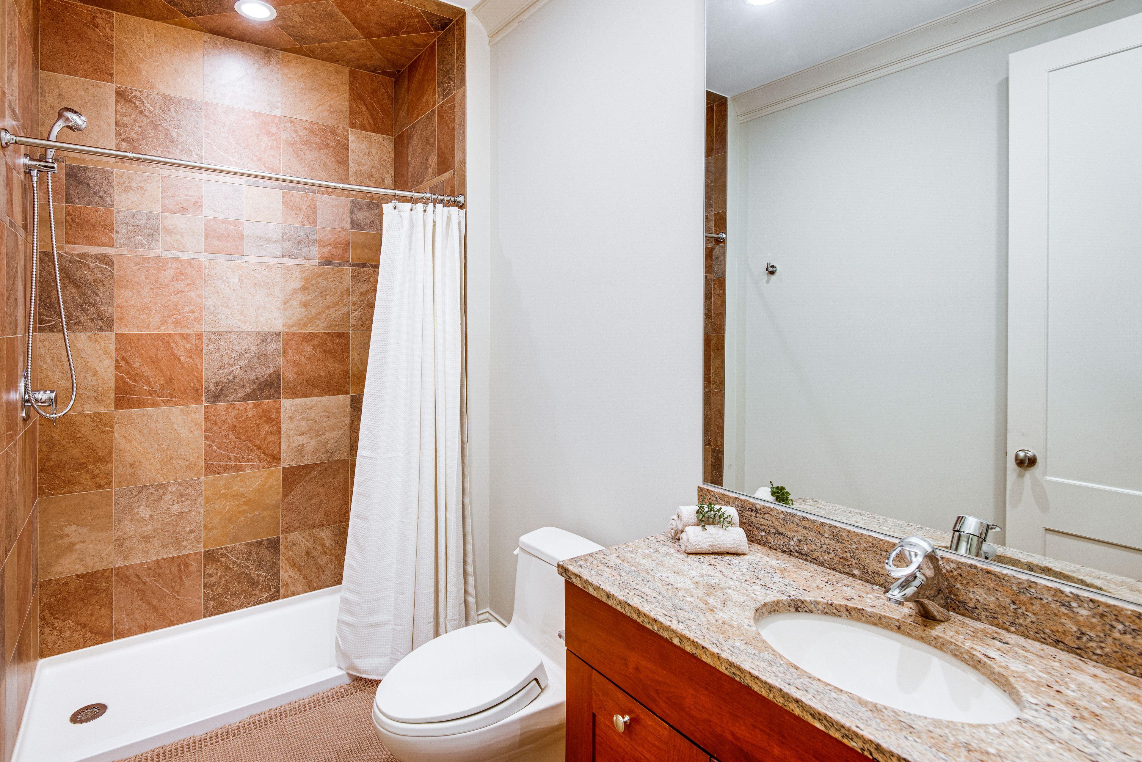 Bathroom | 1st Floor