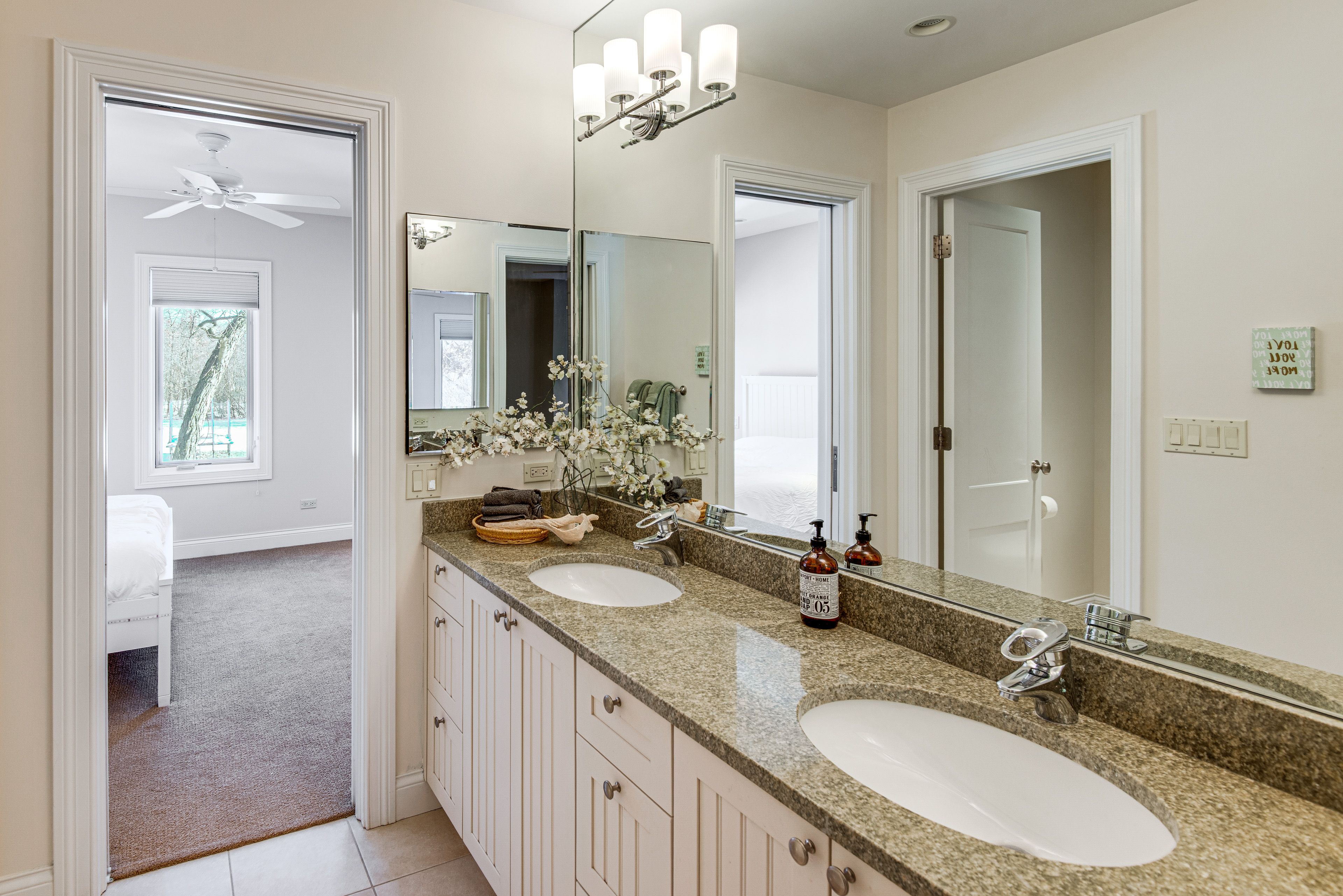 En-Suite Bathroom | 2nd Floor