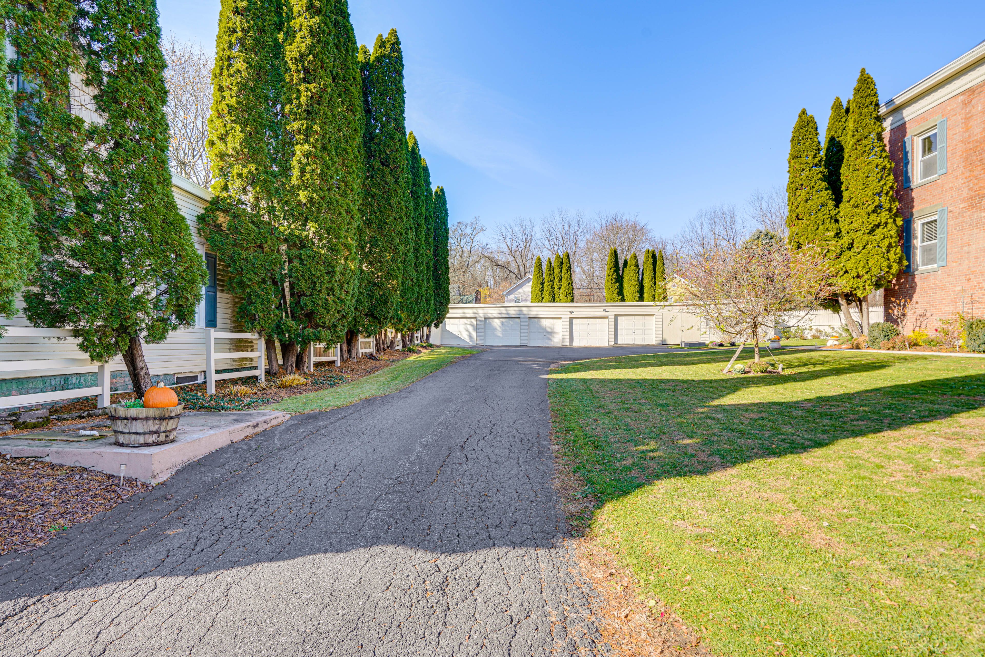 Parking Area (2 Vehicles)