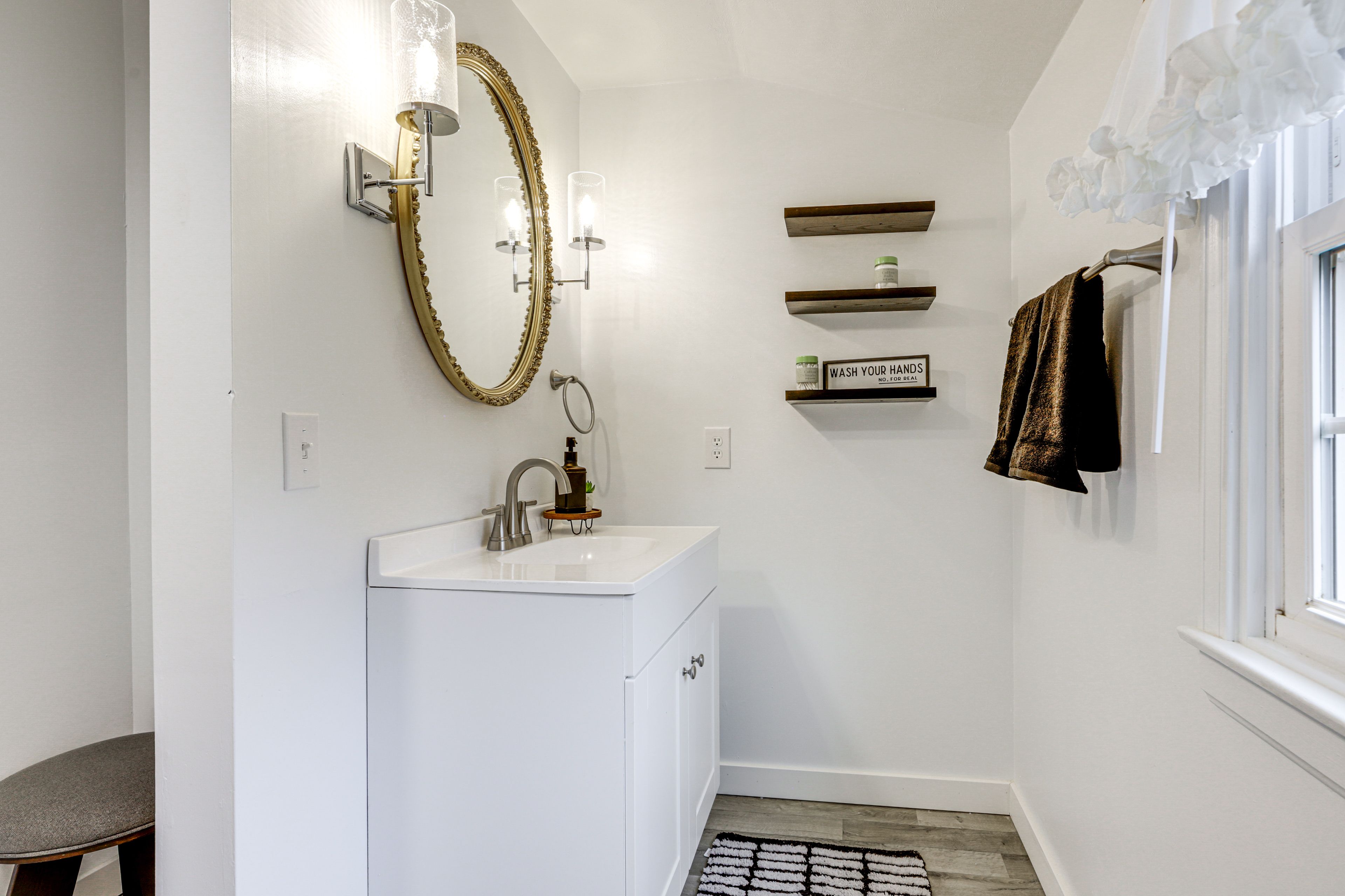 Full Bathroom | Upper Level