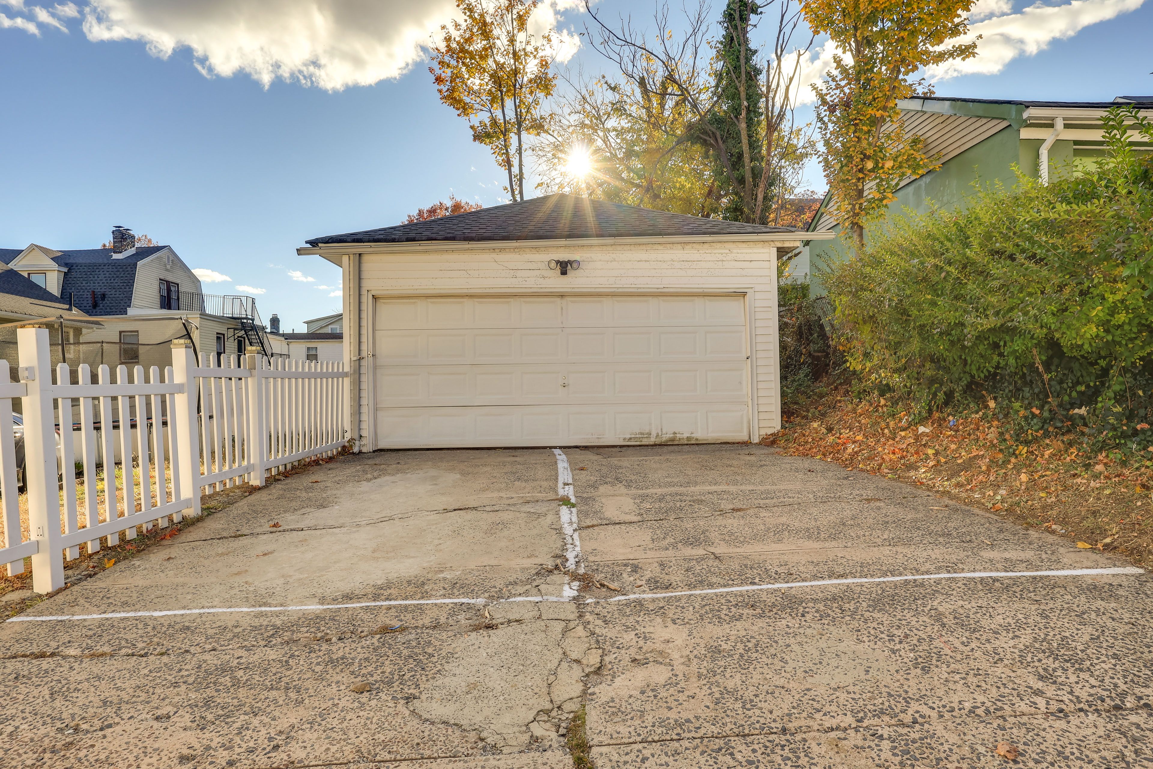 Exterior | Shared Driveway (1 Vehicle) | Free Street Parking