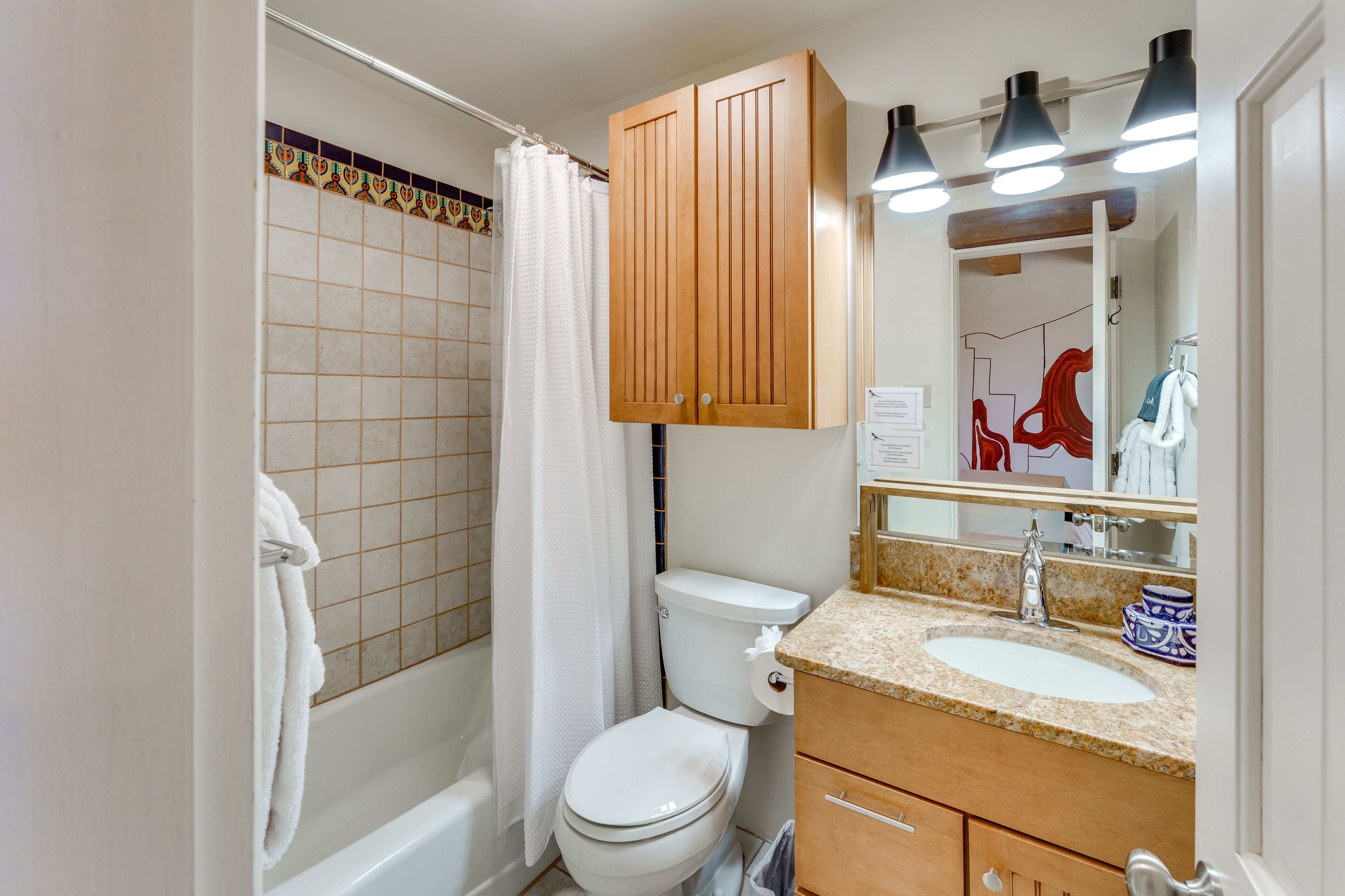 Full Bathroom | 2nd Floor