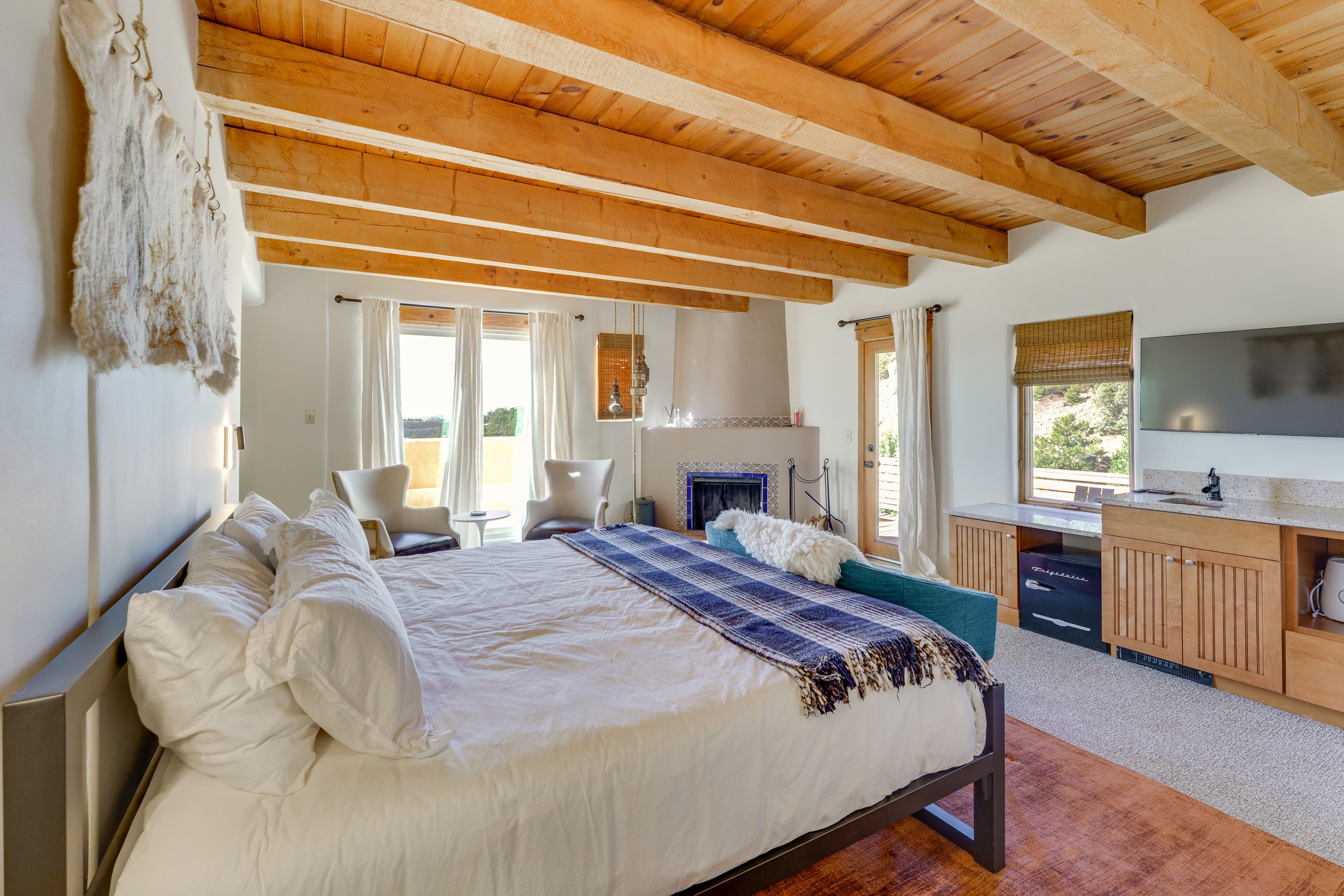 Bedroom 2 | King Bed | 3rd Floor