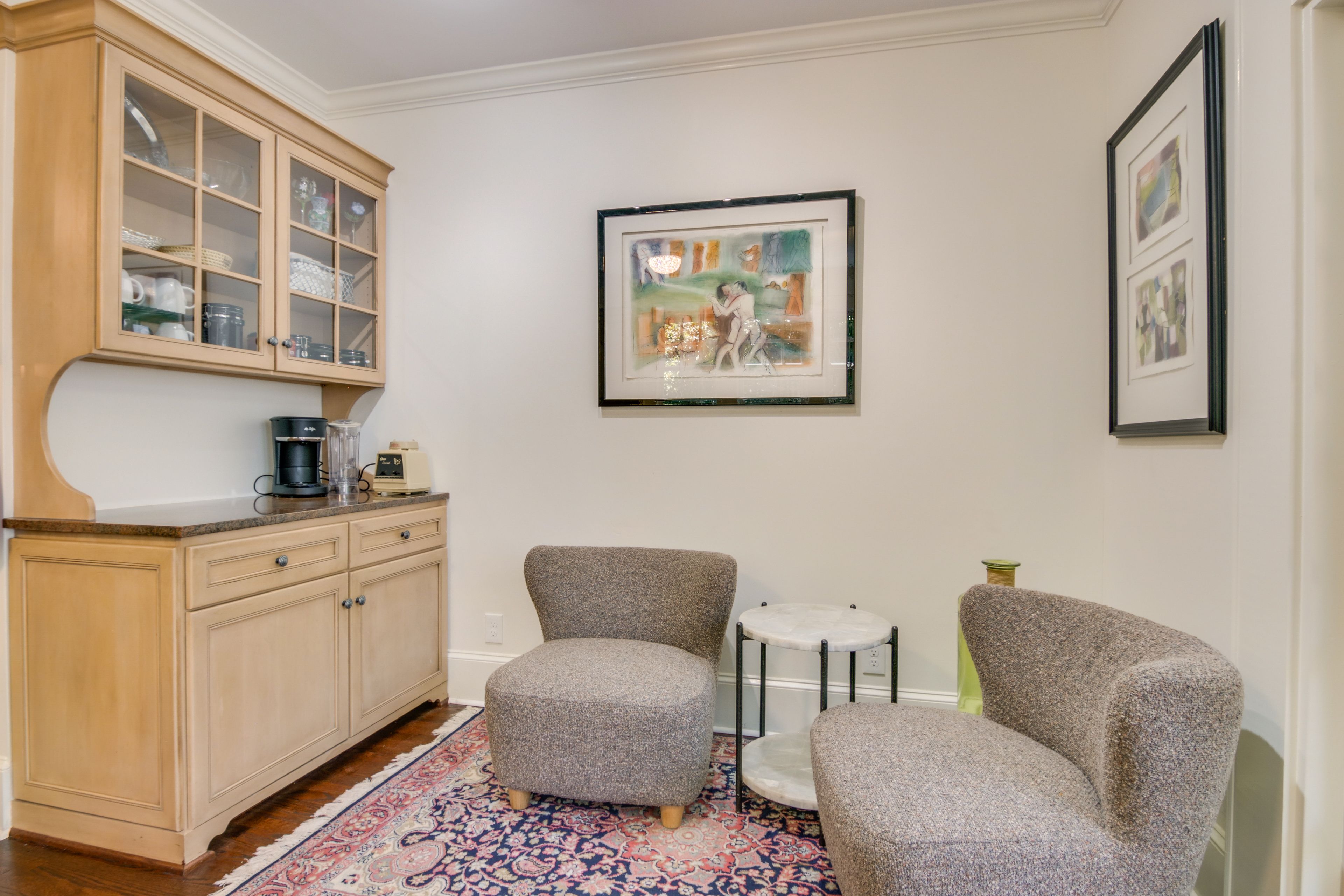 Sitting Area | 1st Floor