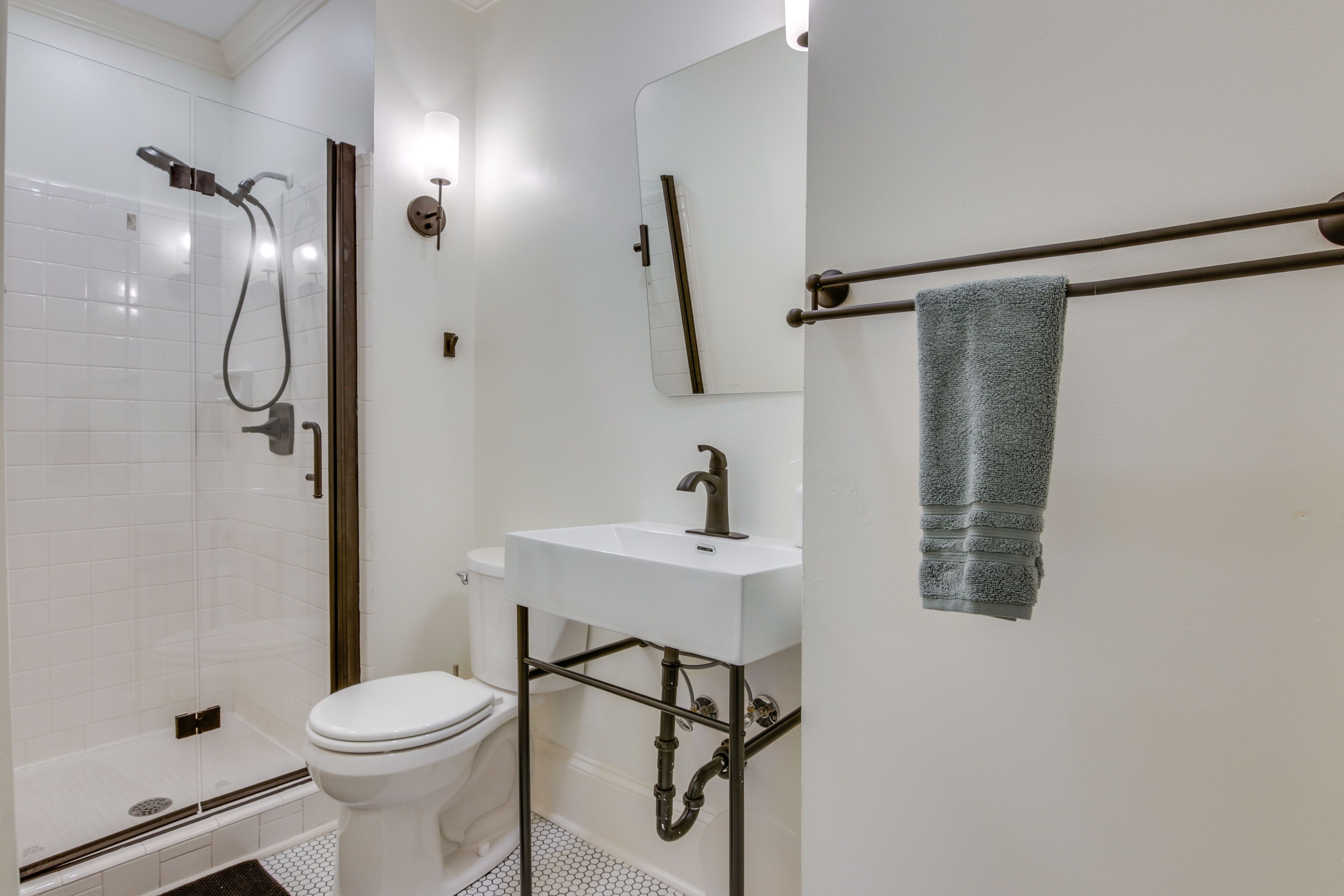En-Suite Bathroom | 2nd Floor