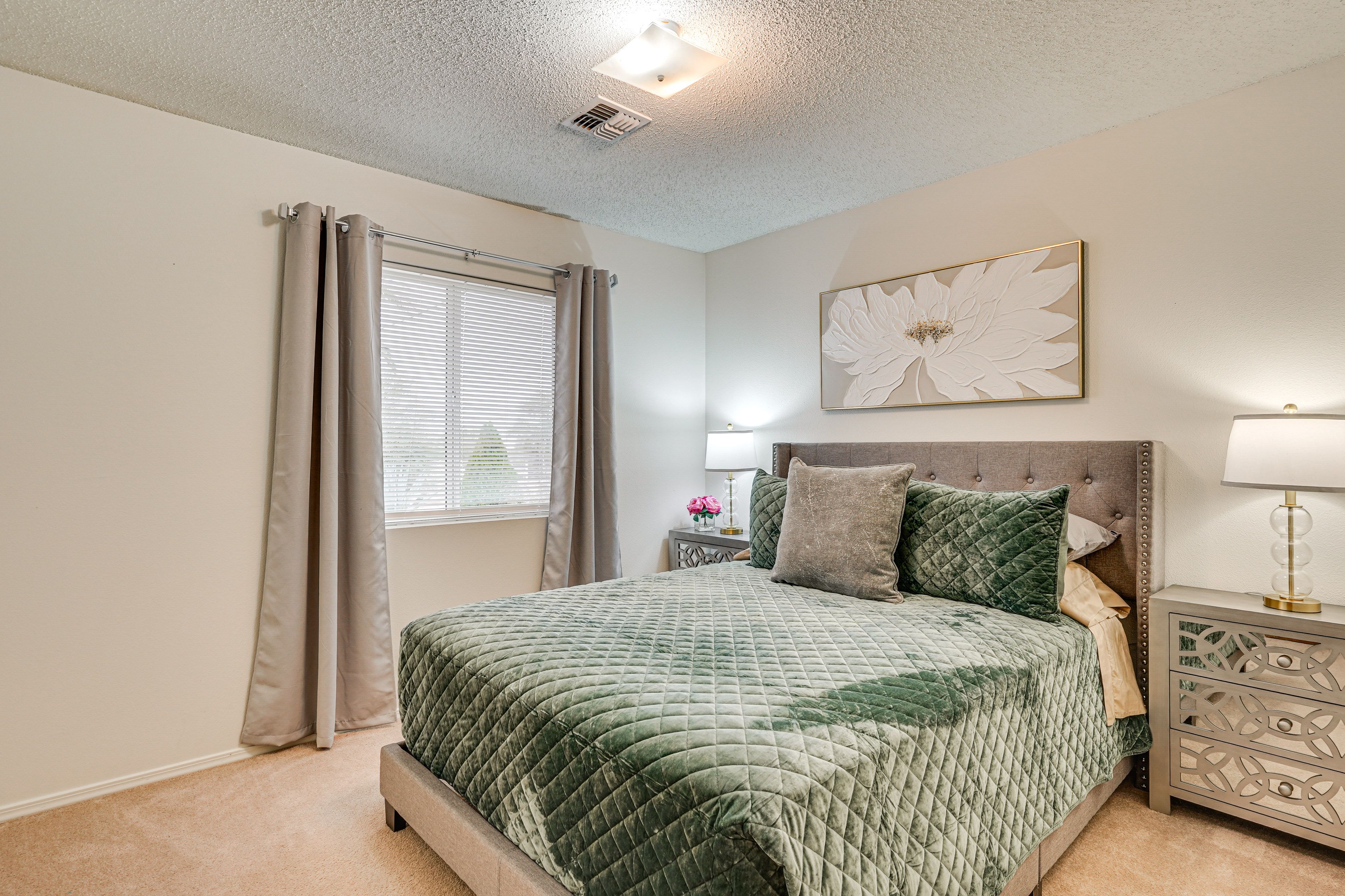 Bedroom 2 | Queen Bed