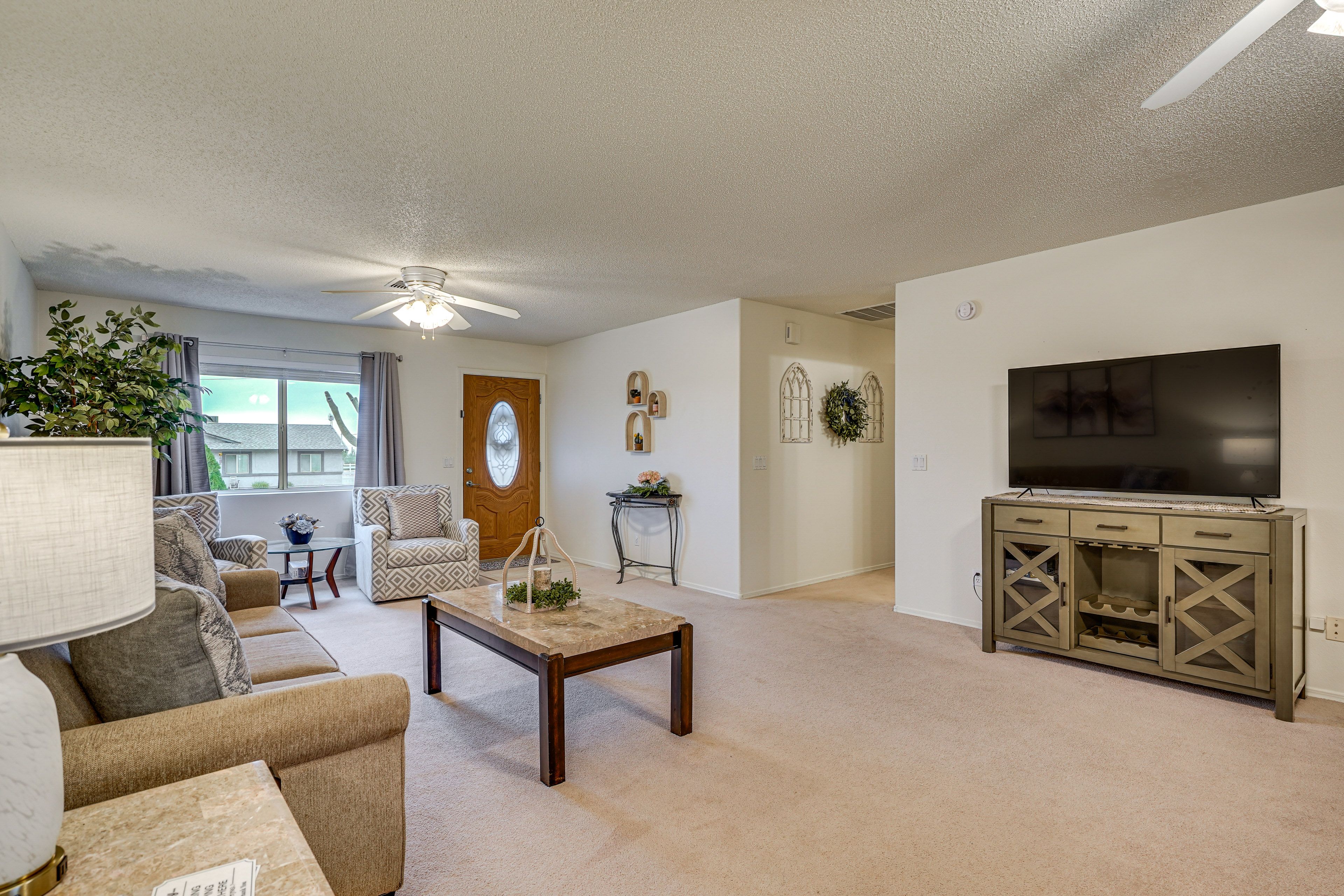 Living Room | Free WiFi | Central Heating & A/C | Smart TV | Queen Sleeper Sofa