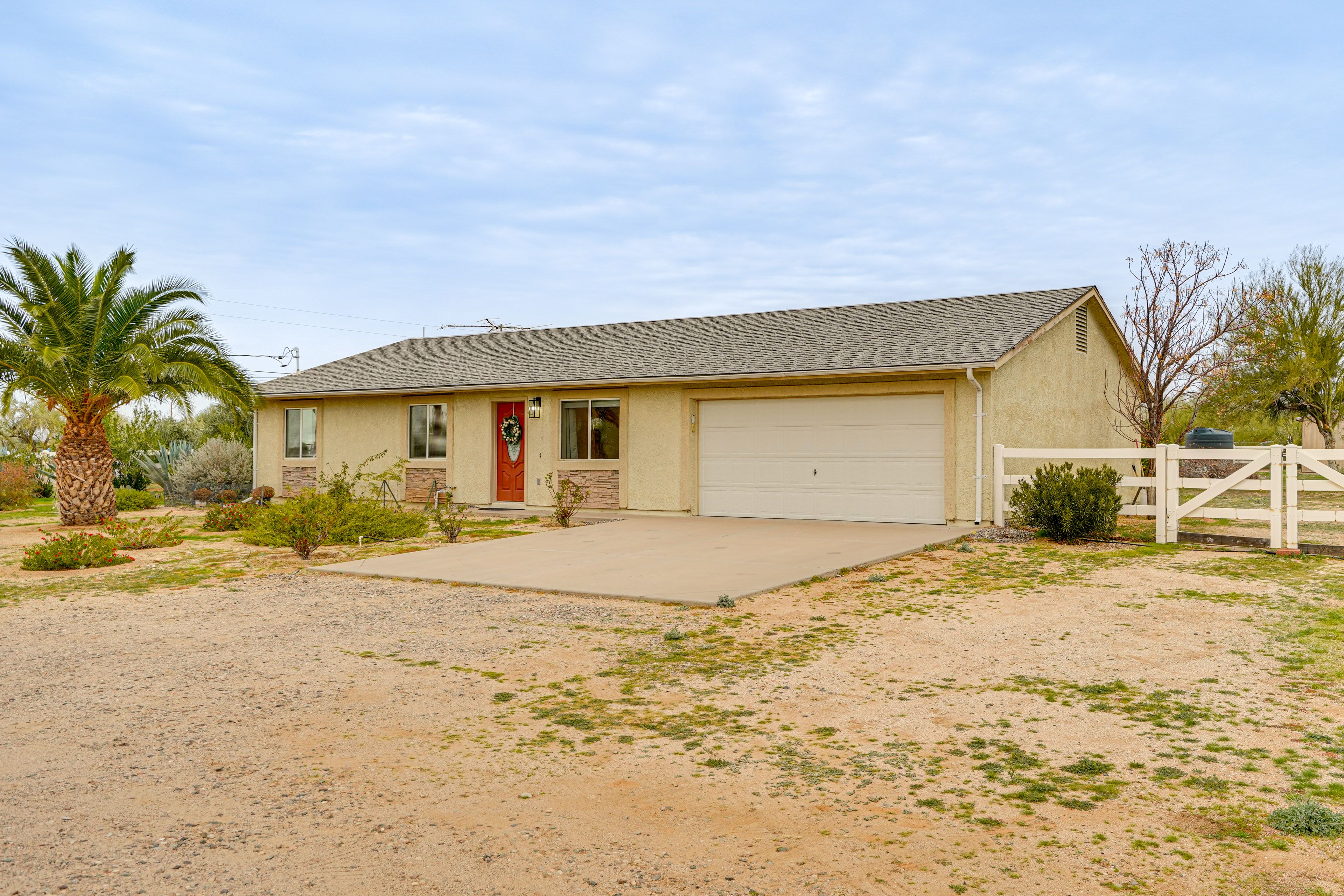 Exterior | Driveway (2 Vehicles) | Unpaved Parking (2 Vehicles)