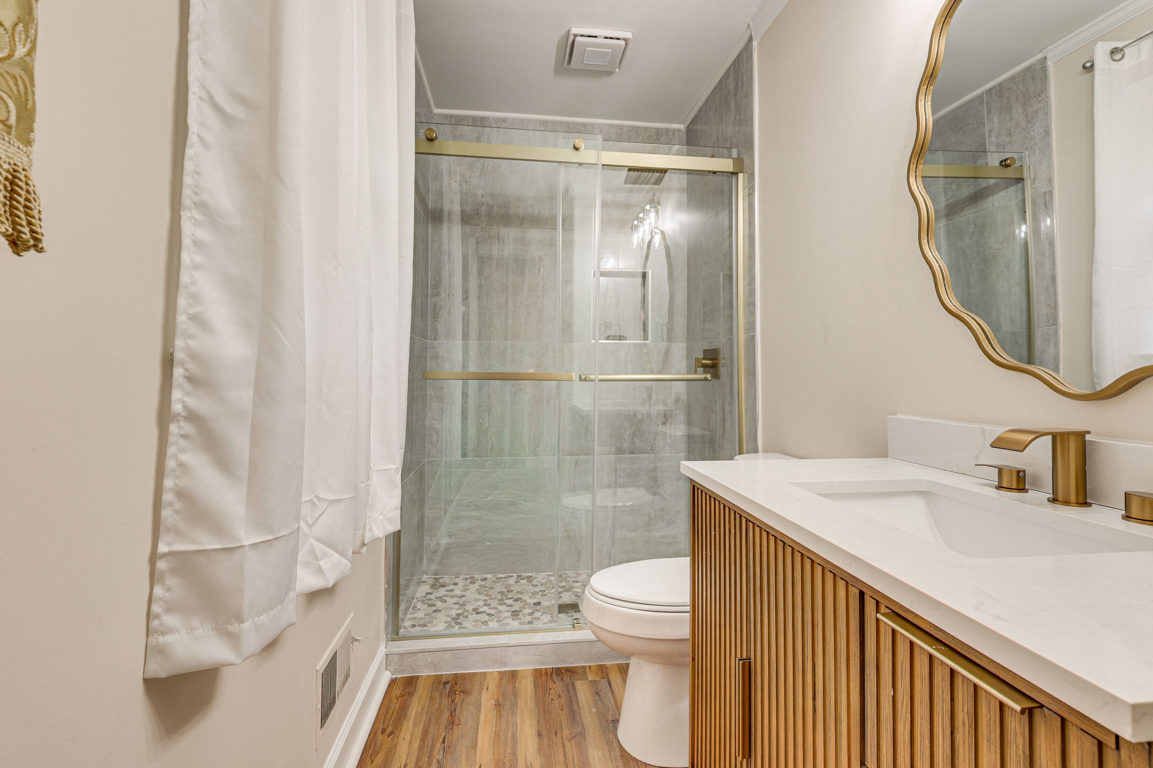 En-Suite Bathroom | Towels Provided