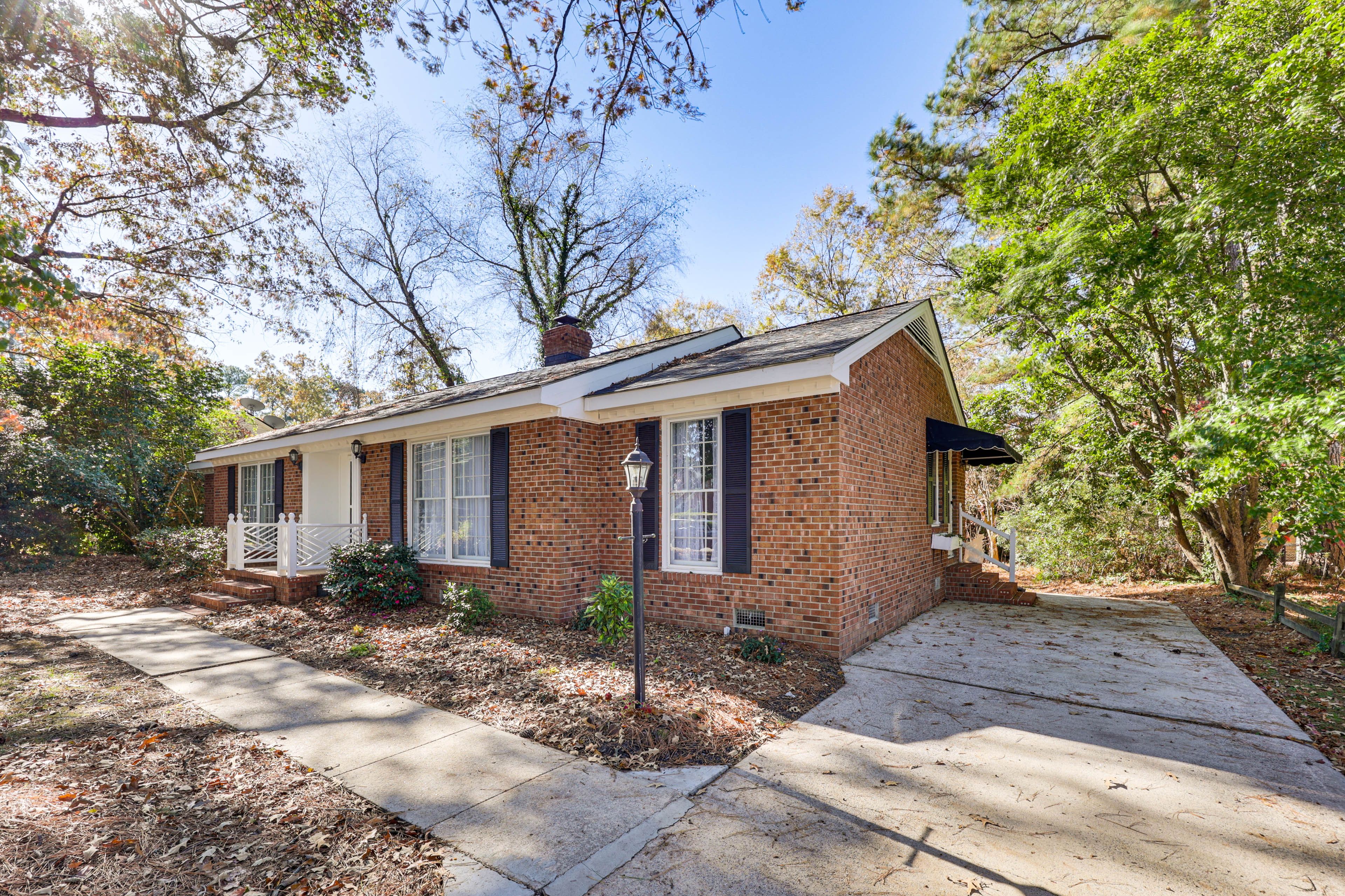 Parking | Driveway (3 Vehicles)